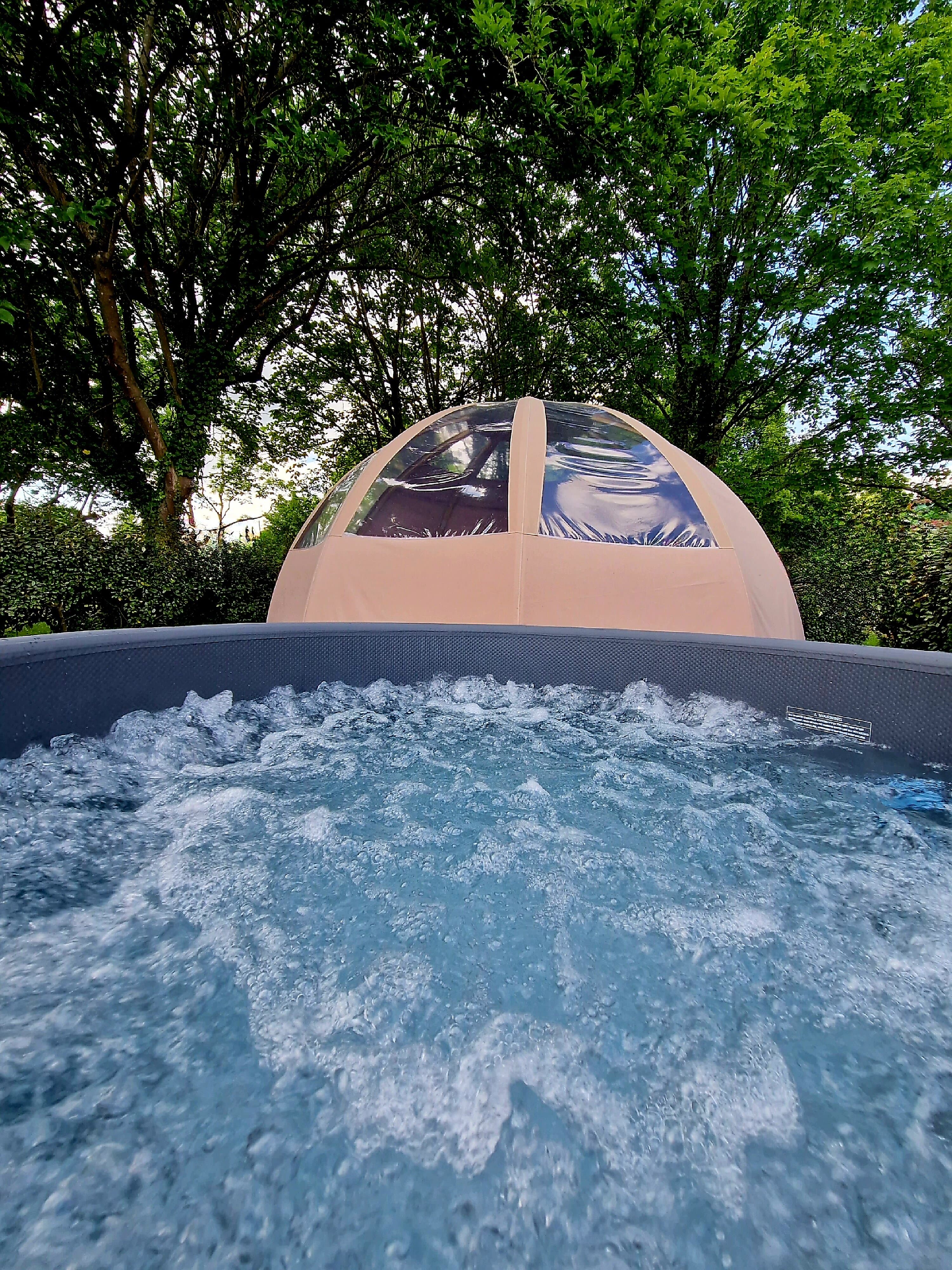 Dôme Saturne & Spa — Nuit zen avec jacuzzi à Biscarrosse (Landes) à Biscarrosse — vue intérieure