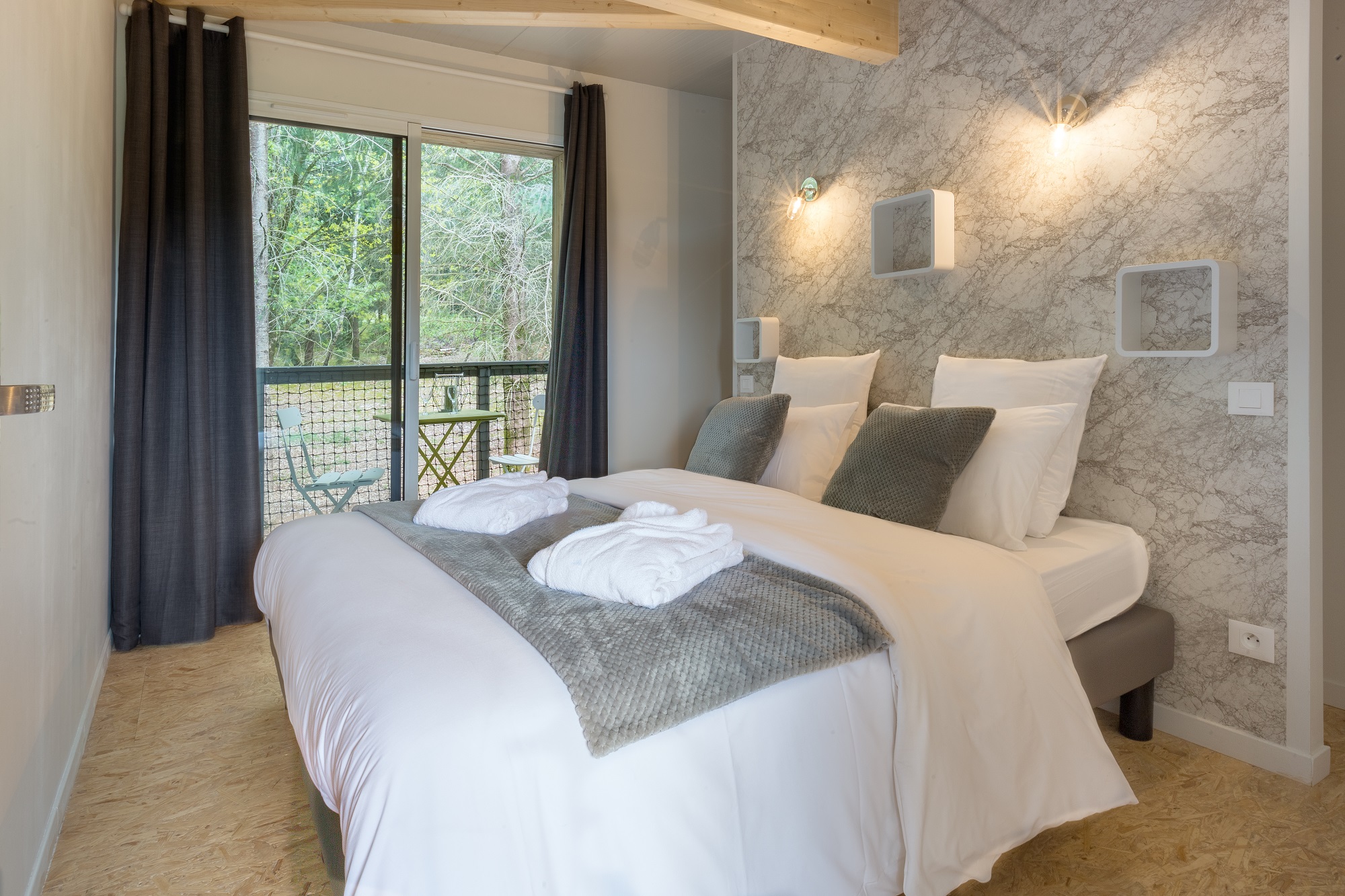 Lodge Spa Armand : une cabane immersive en Limousin à Palazinges — chambre