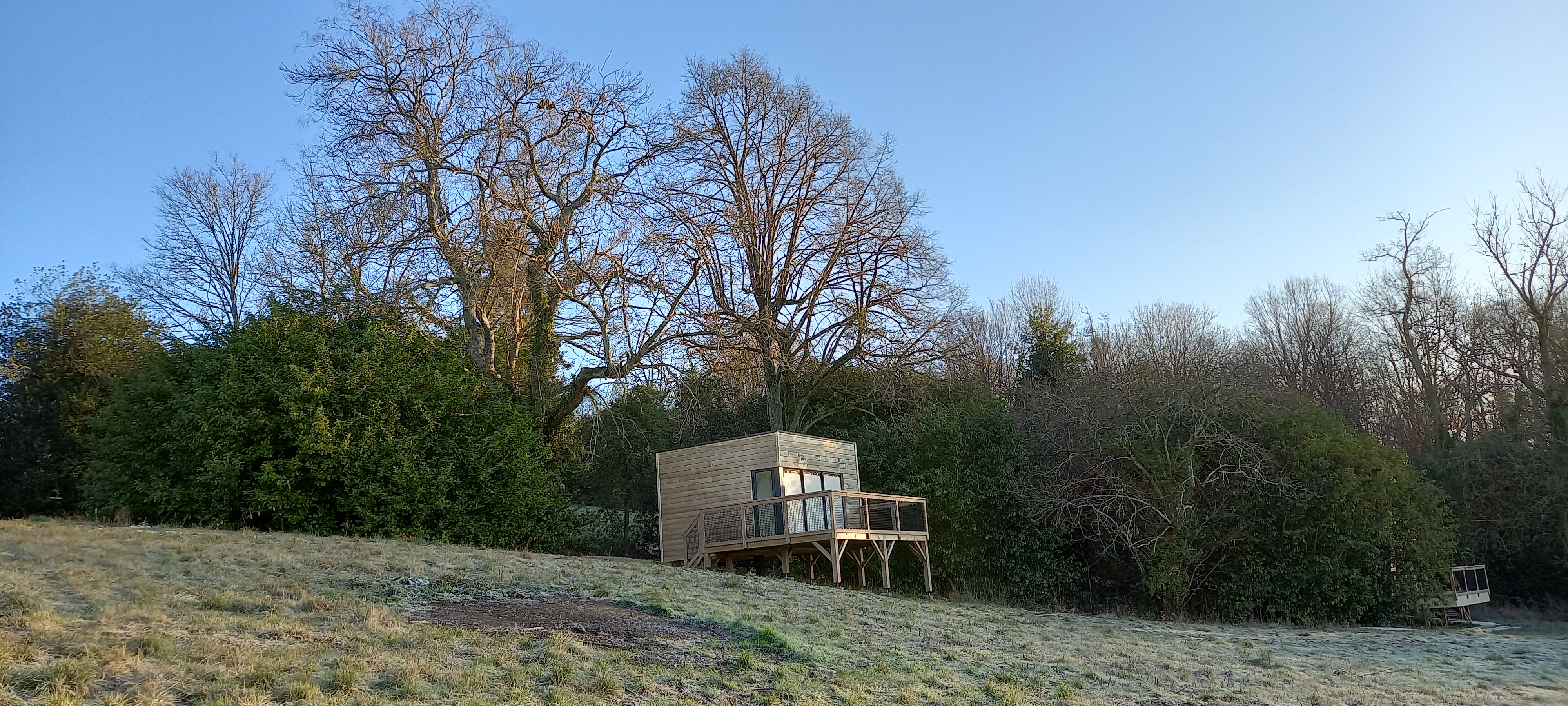 La Cabane de l'Ecureuil — Cabane sur pilotis avec vue panoramique à Marne
