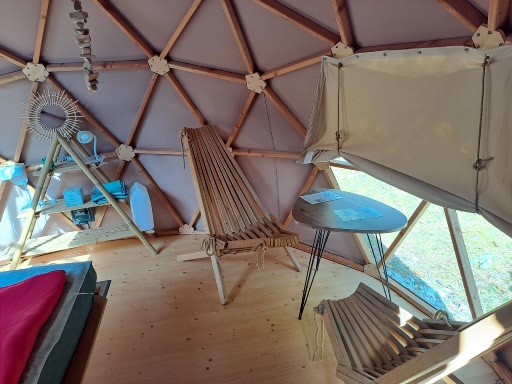 Dôme du Bugnon : une nuit sous les étoiles en Franche-Comté à Bourgogne-Franche-Comté — vue intérieure