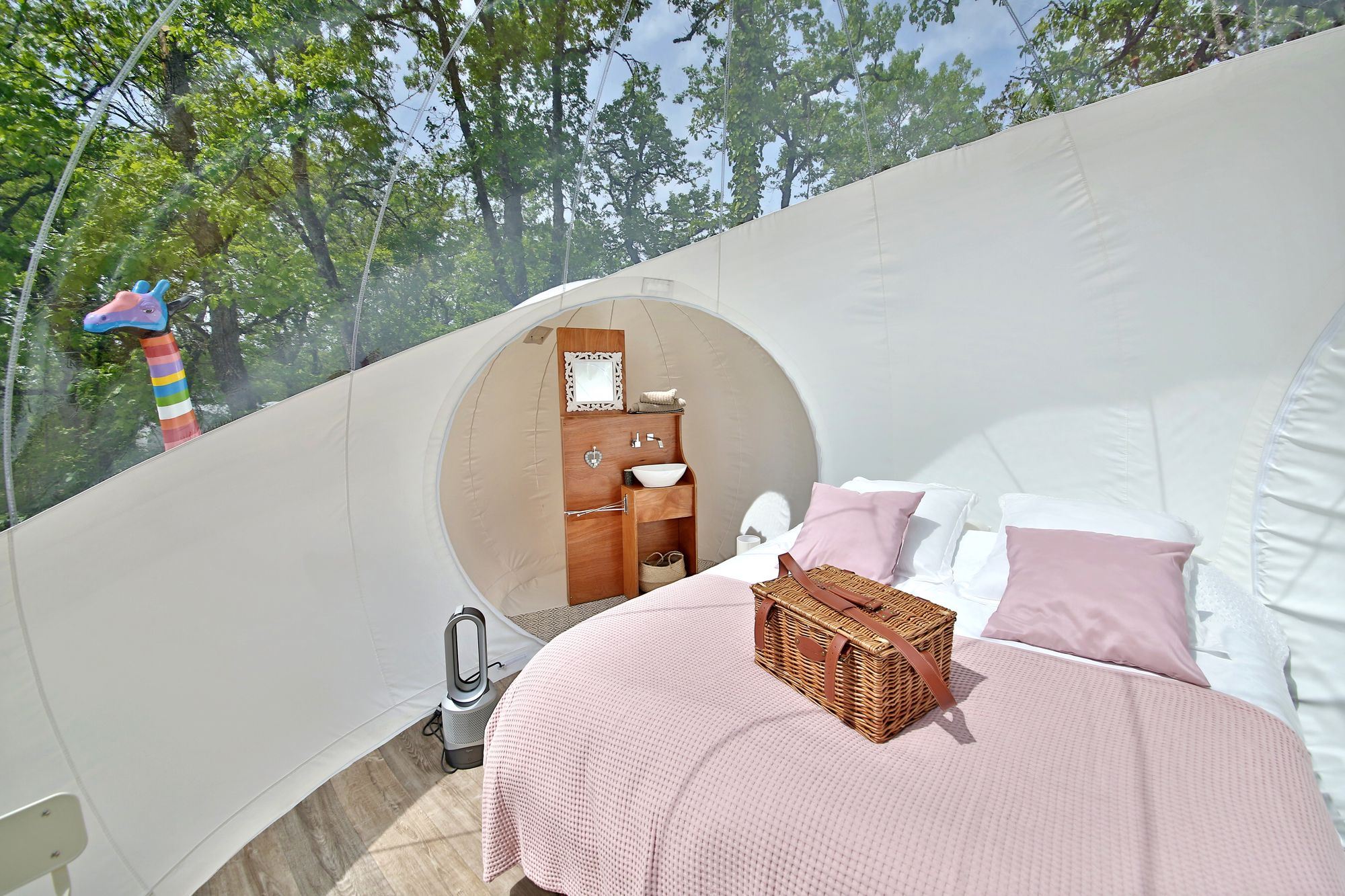 Bull'Aphrodite & Spa : une bulle d'évasion en pleine nature à Cahuzac Sur Vère — espace de vie