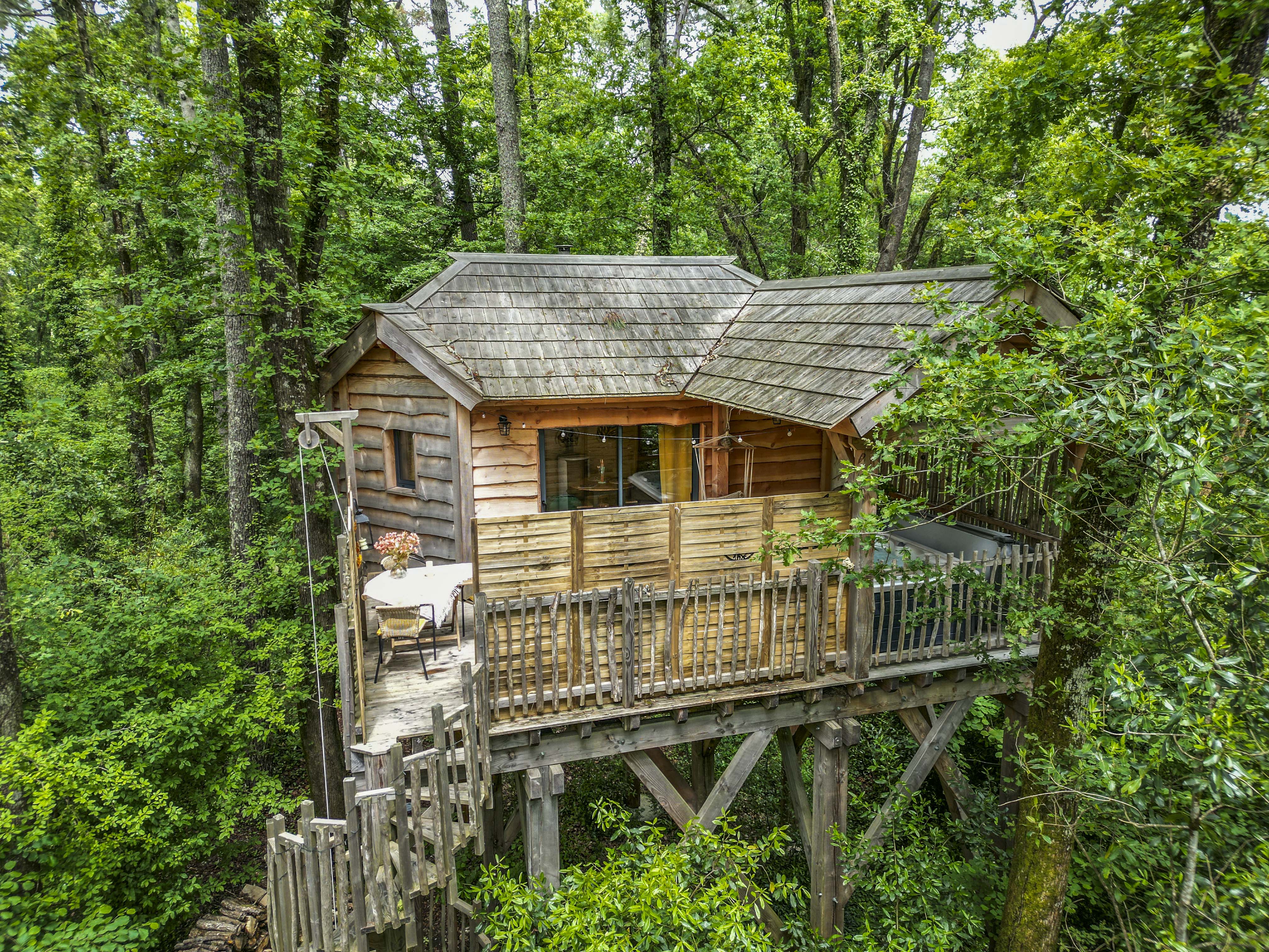 La cabane le Ciel & Spa : une immersion dans les arbres — Cabane à Martillac