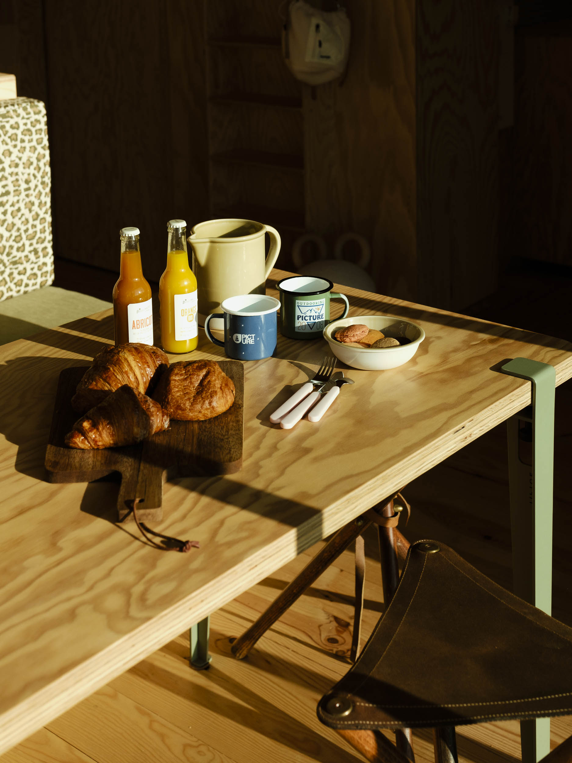 Acmé Lodge vue lac — Tiny House avec bain norvégien à Haute-Savoie à Annecy — cuisine