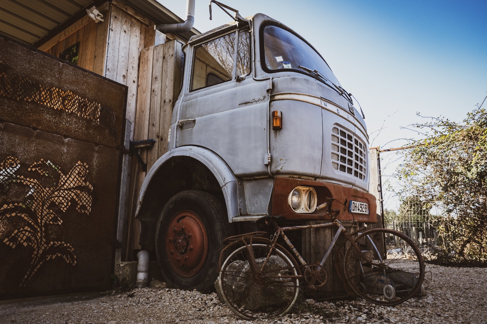 Le Truck-Lodge et SPA privatif LE BERLIET GAK : Une expérience inclassable en Provence — Lodge à Saint-Andiol