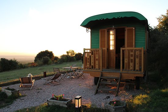 La Roulotte de Campras : une escapade en pleine nature à Saissac — salle de bain