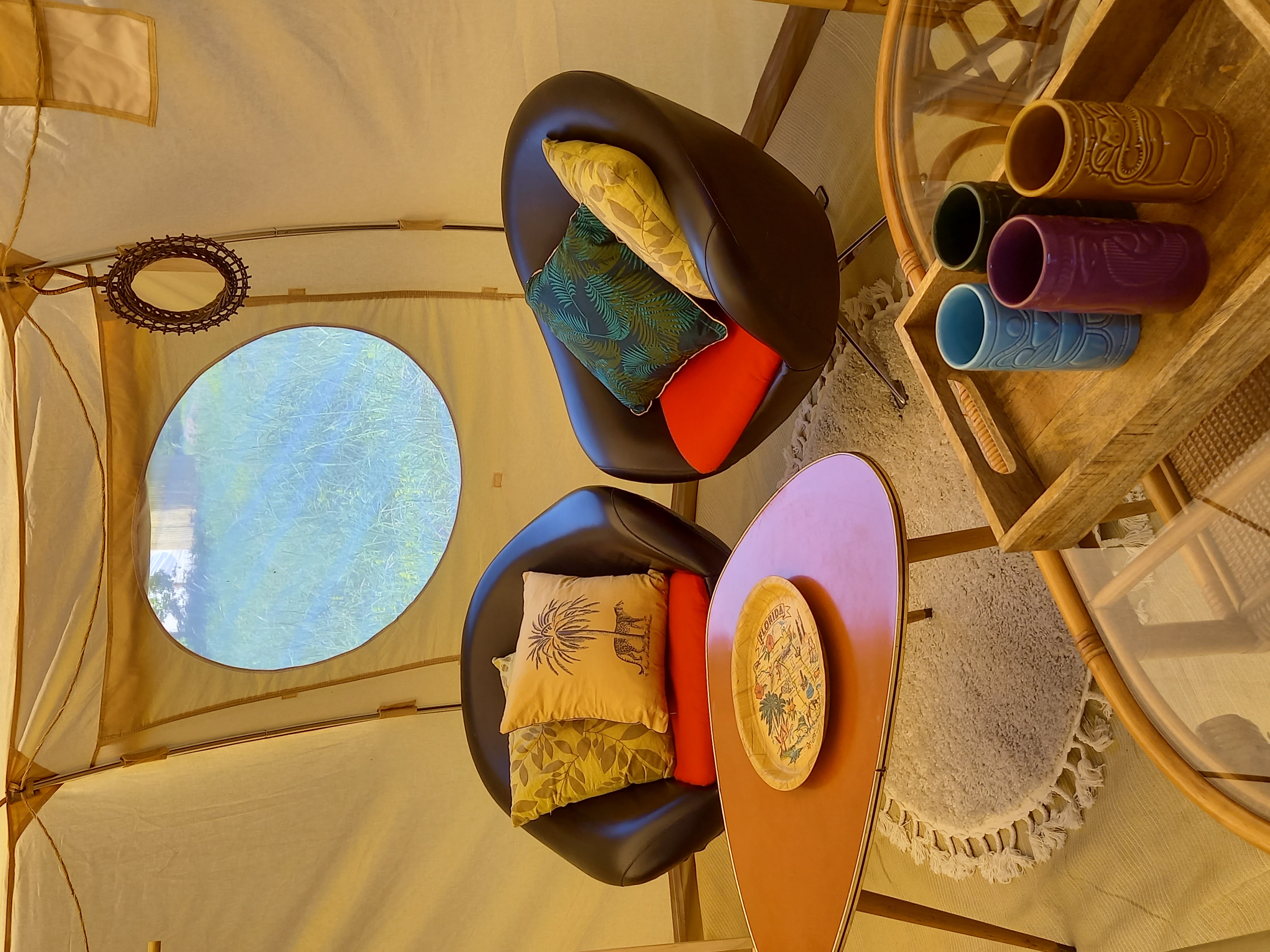Tente Tiki — Séjour romantique avec spa à Allier à Vichy — vue depuis la terrasse