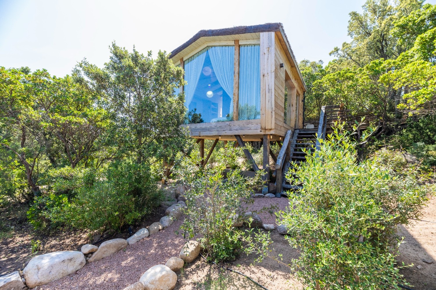 Centauri — Cabane dans les arbres avec spa à Corse-du-Sud à Porto-Vecchio — vue intérieure