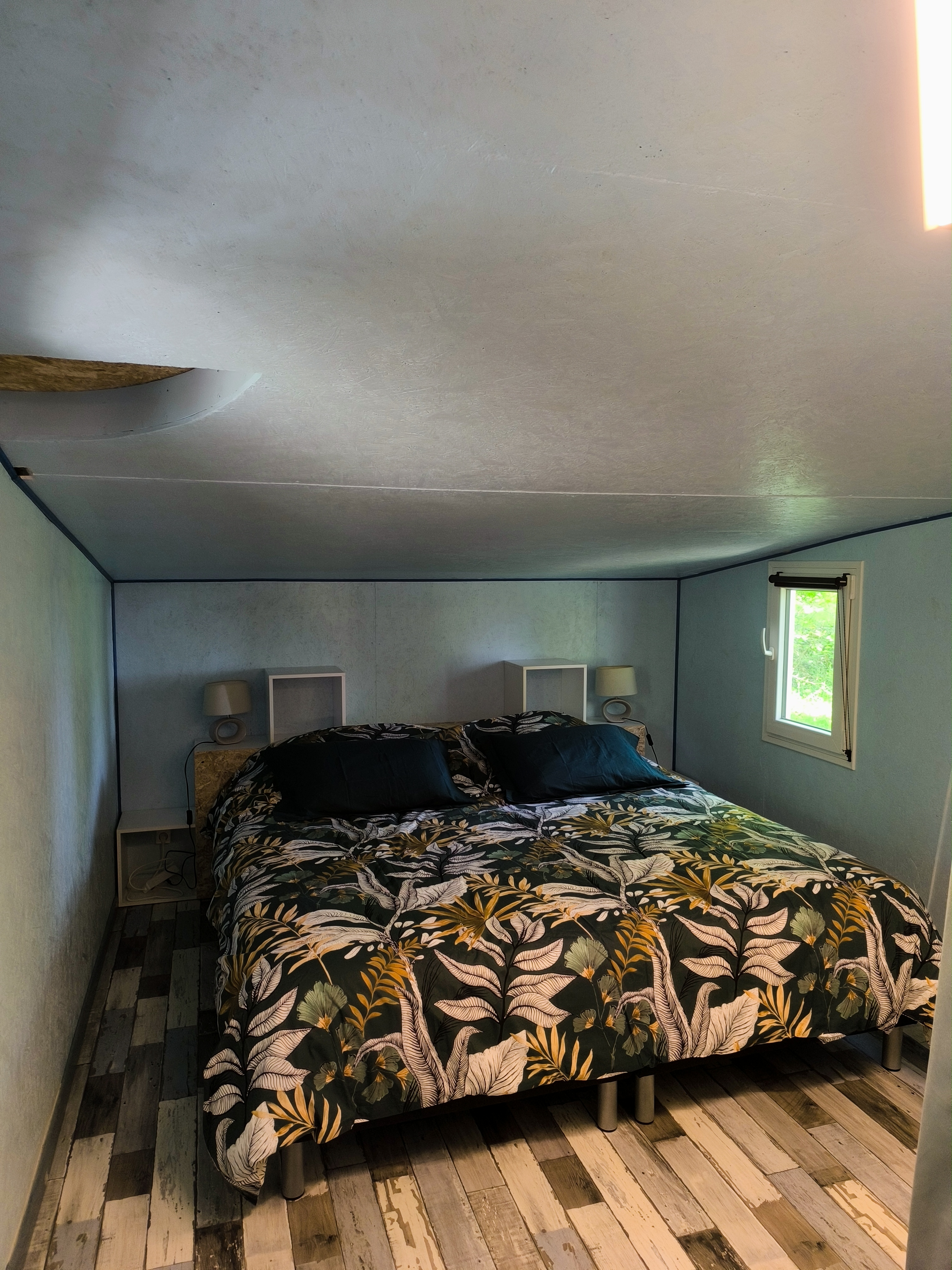 Le Refuge Des Bois de Morphée : une cabane immersive en pleine nature à Escamps — chambre