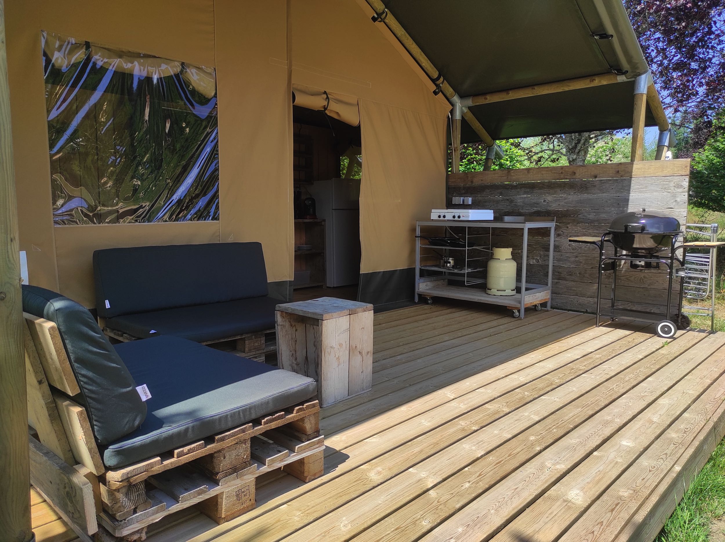 Safari lodge La Chabanne : une expérience immersive en pleine nature à Châtel-Montagne — salle de bain