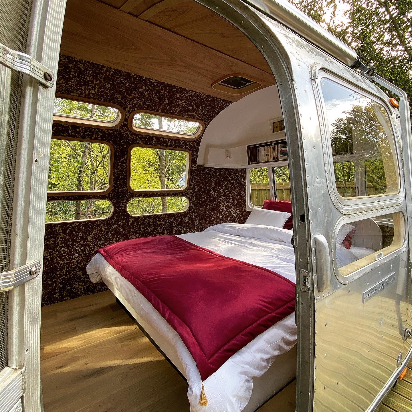 Voyage, Caravan Lodge — Caravane zen et minérale à Somme à Saint-Quentin-En-Tourmont — détail architectural
