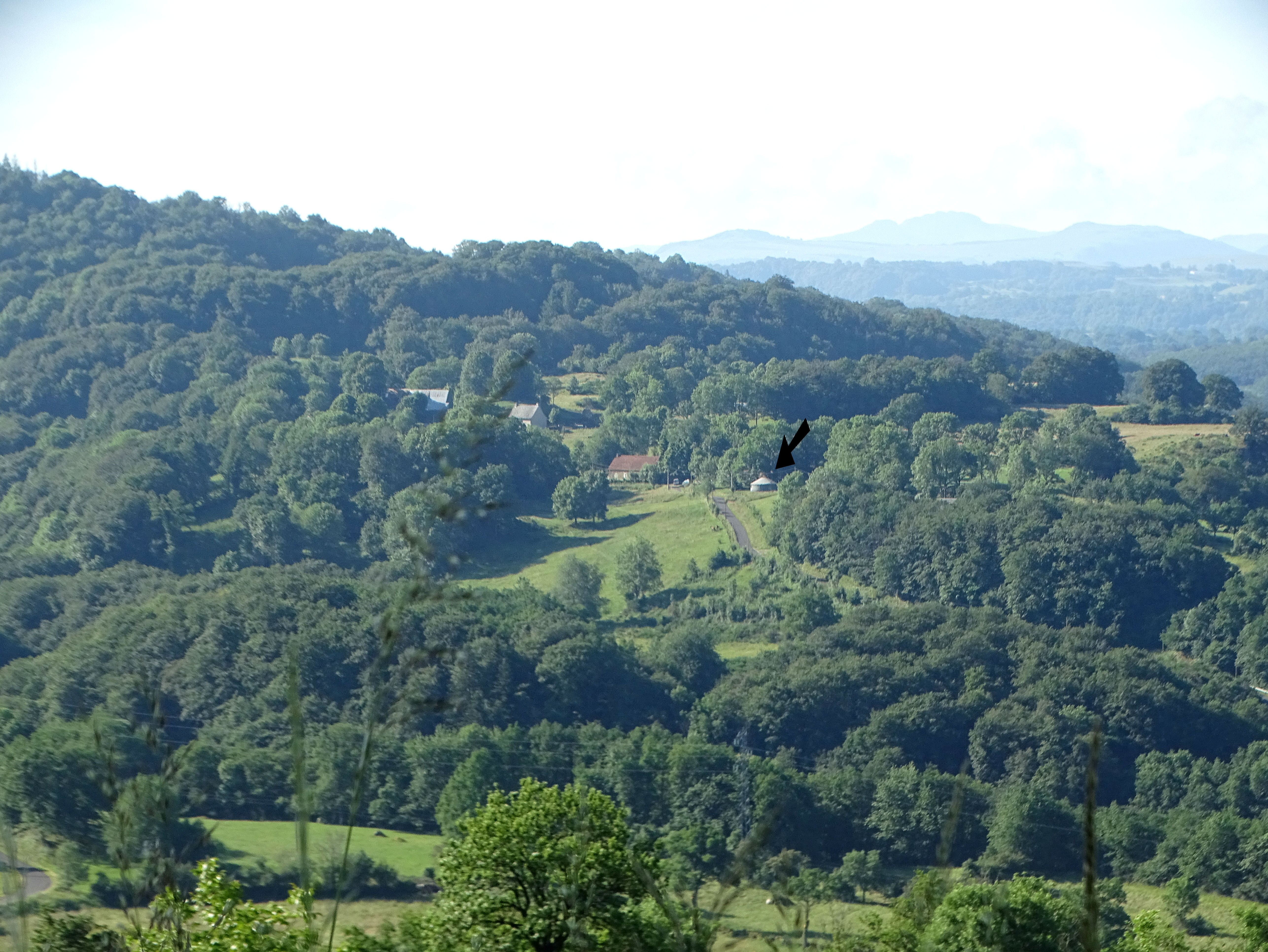 Yourte Immersion Nature : un cocon au cœur de l'Auvergne à Saint Etienne De Chomeil — salle de bain