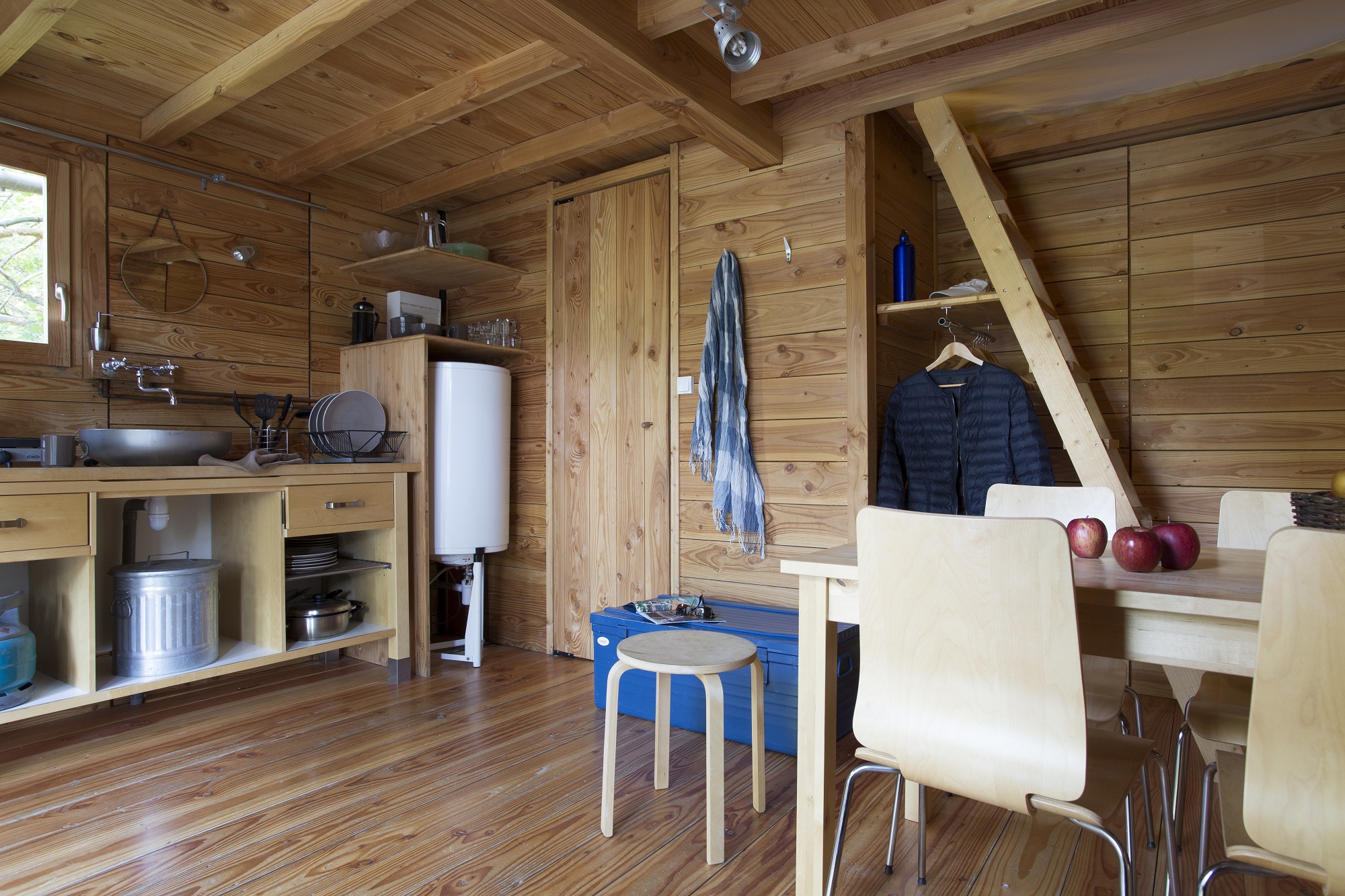Cahutte Sud Ardèche : une cabane au cœur de la nature à Vagnas — chambre