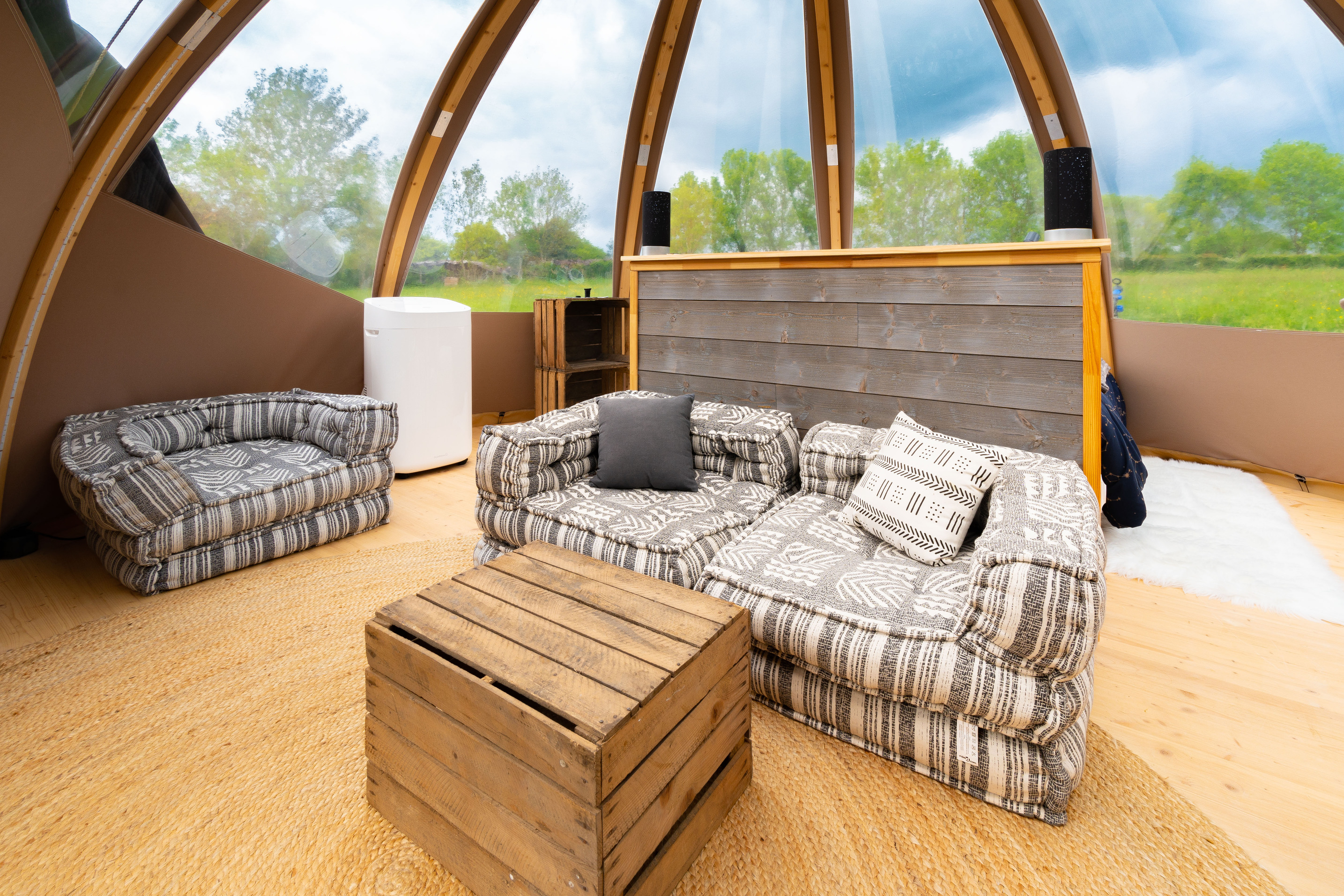 Wigwam étoilé au cœur de la campagne à Messey-Sur-Grosne — vue intérieure