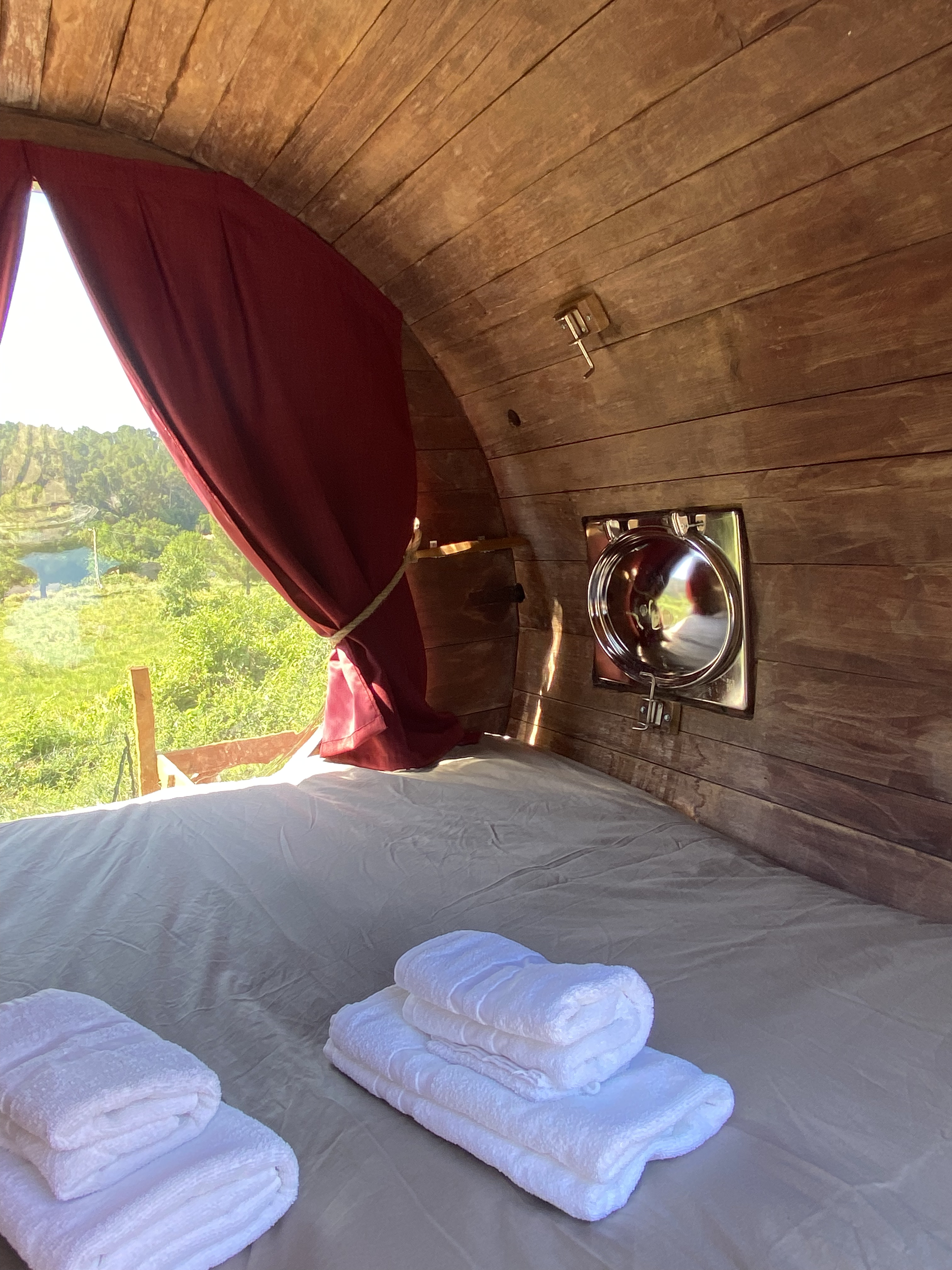 Olifoudre - Foudrenlair — Maison insolite avec spa à Bize-Minervois à Bize-Minervois — chambre