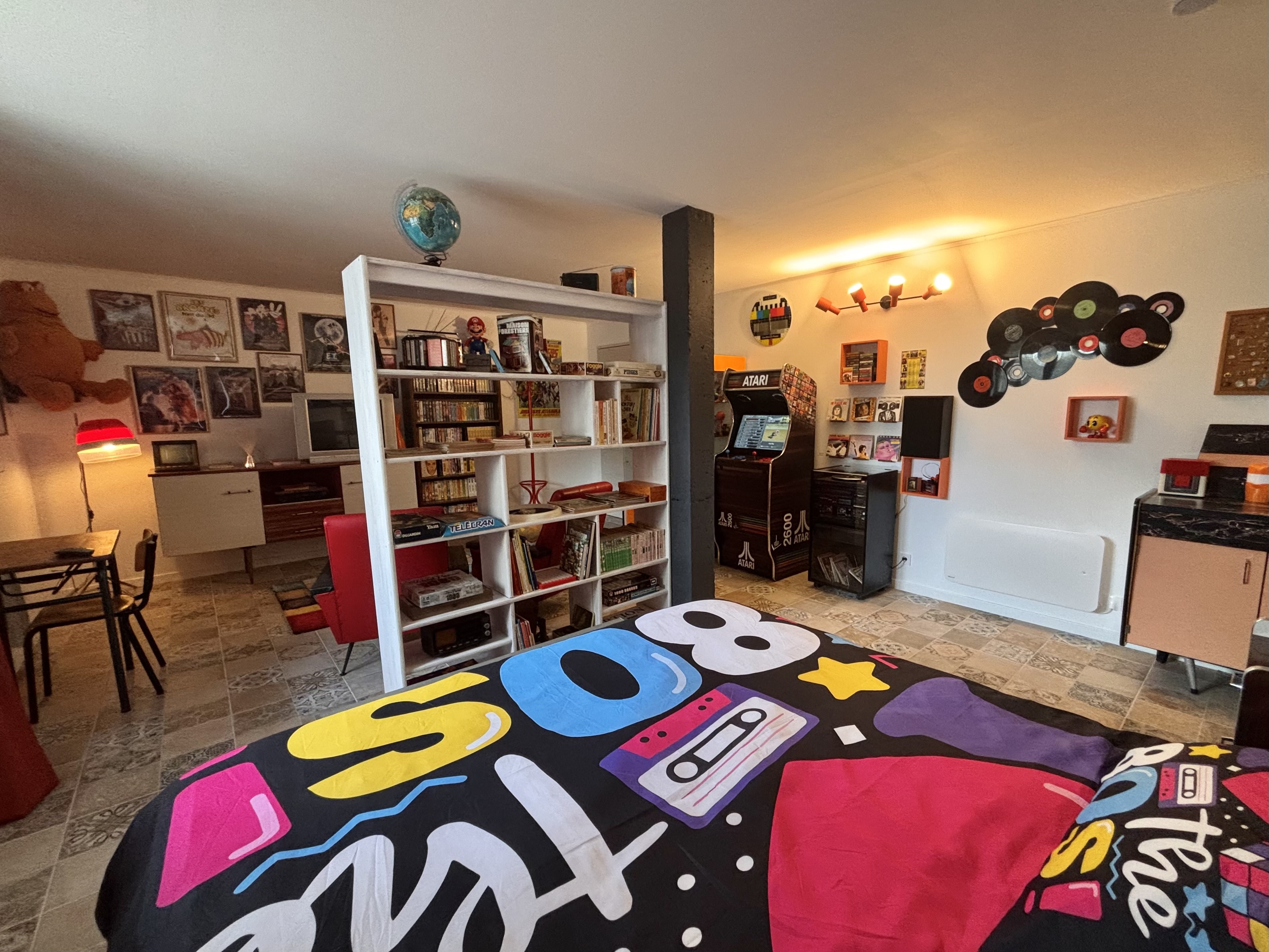 Chambre Vintage Années 80 — Immersion rétro à Saint-Valery-sur-Somme