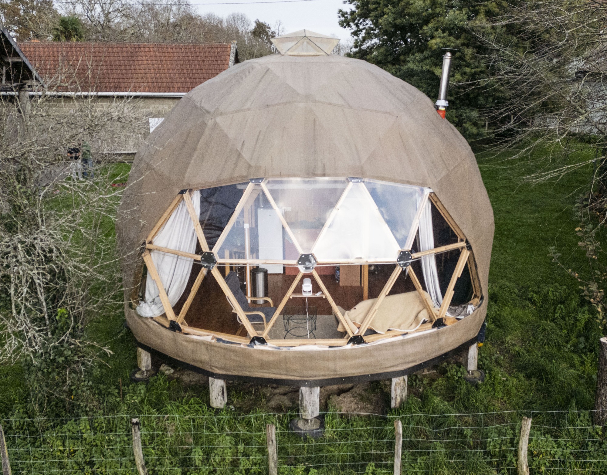 Géodejulien — Dôme design avec spa à Pau (Pyrénées-Atlantiques) à Pau — vue intérieure