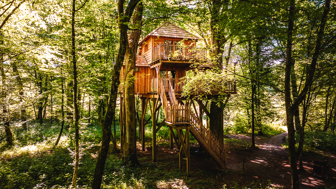 Cabane Spa Cache-Cache : une immersion dans les arbres