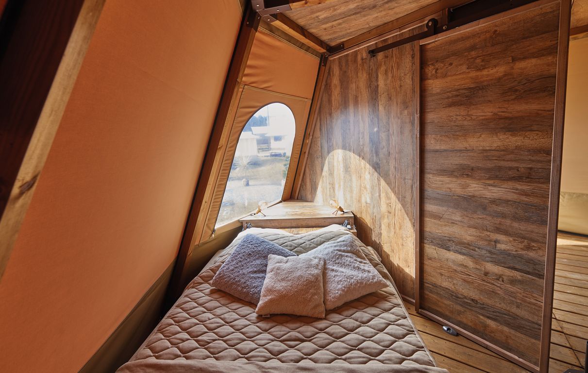 Tipi Nomade — Hébergement insolite avec spa à Lot à Cahors — salle de bain
