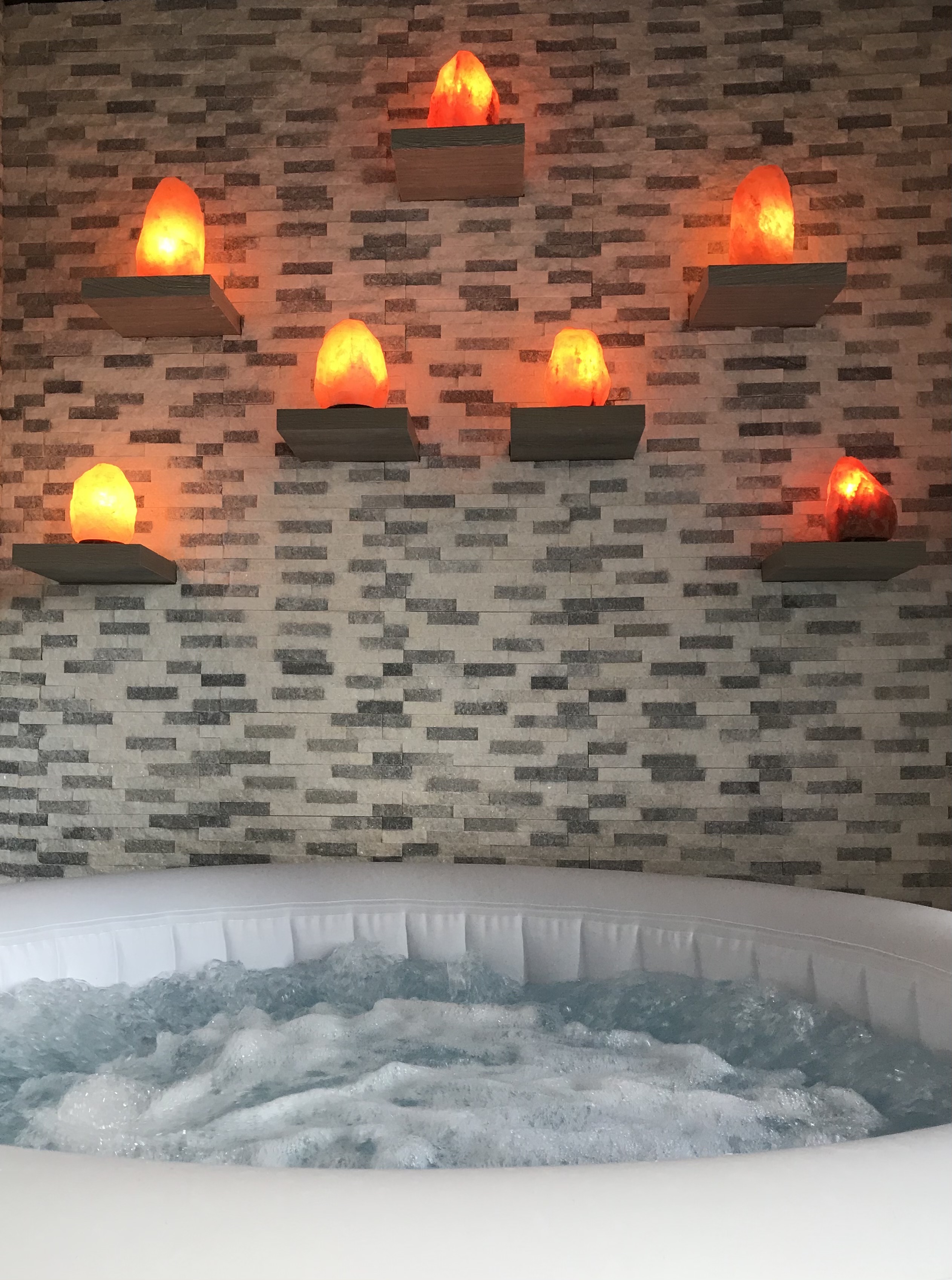 Photo 8/9 — Maison insolite « Maisonnette du Lac Bucolique & Spa — Maison insolite avec spa à Gironde » à Marions Gironde