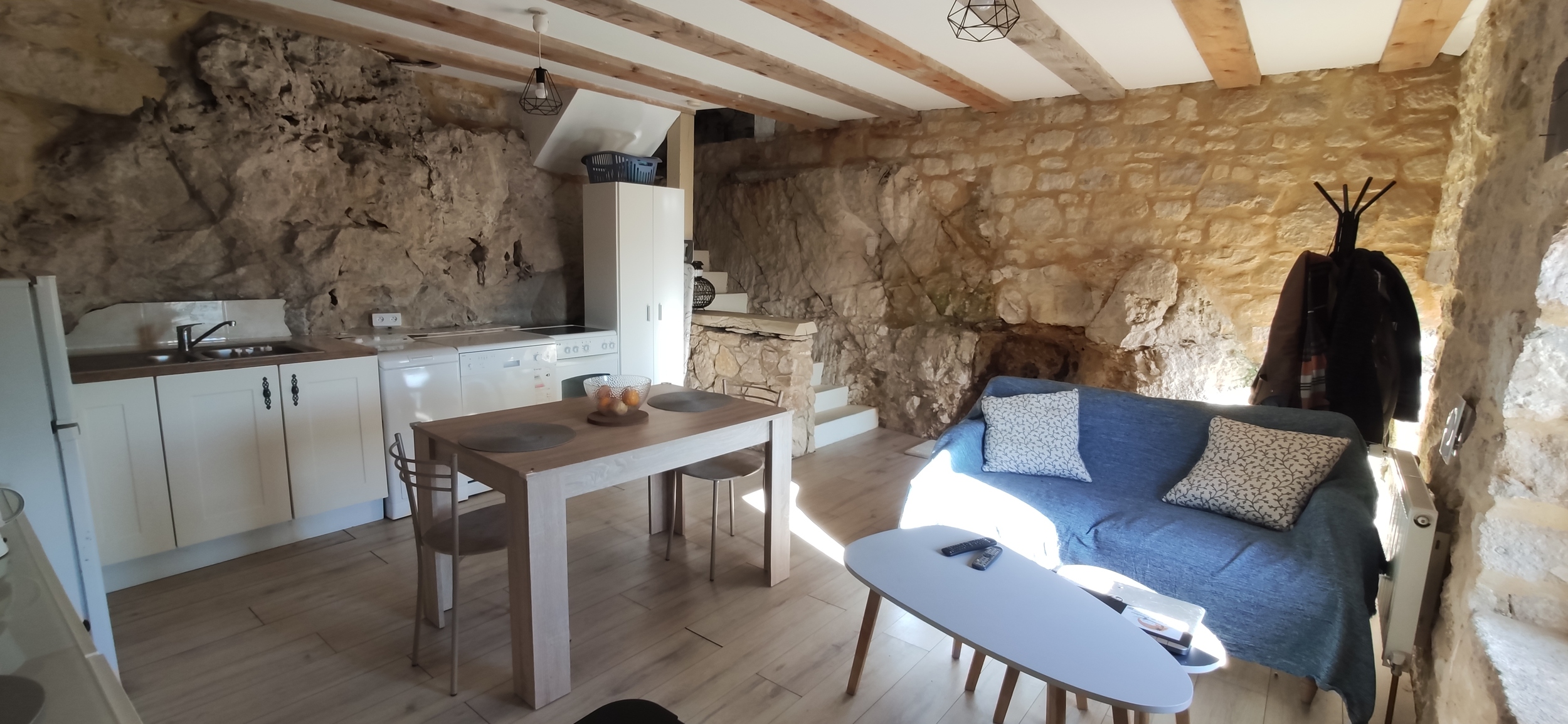 Le Troglodyte & Spa : une expérience unique en Dordogne à Domme — salle de bain