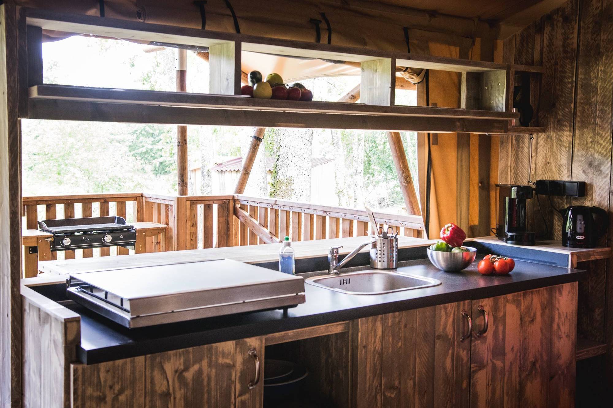 Photo 8/9 — Lodge safari « Glamping Dreamlodge — Lodge safari avec spa à Gers » à Gers Occitanie