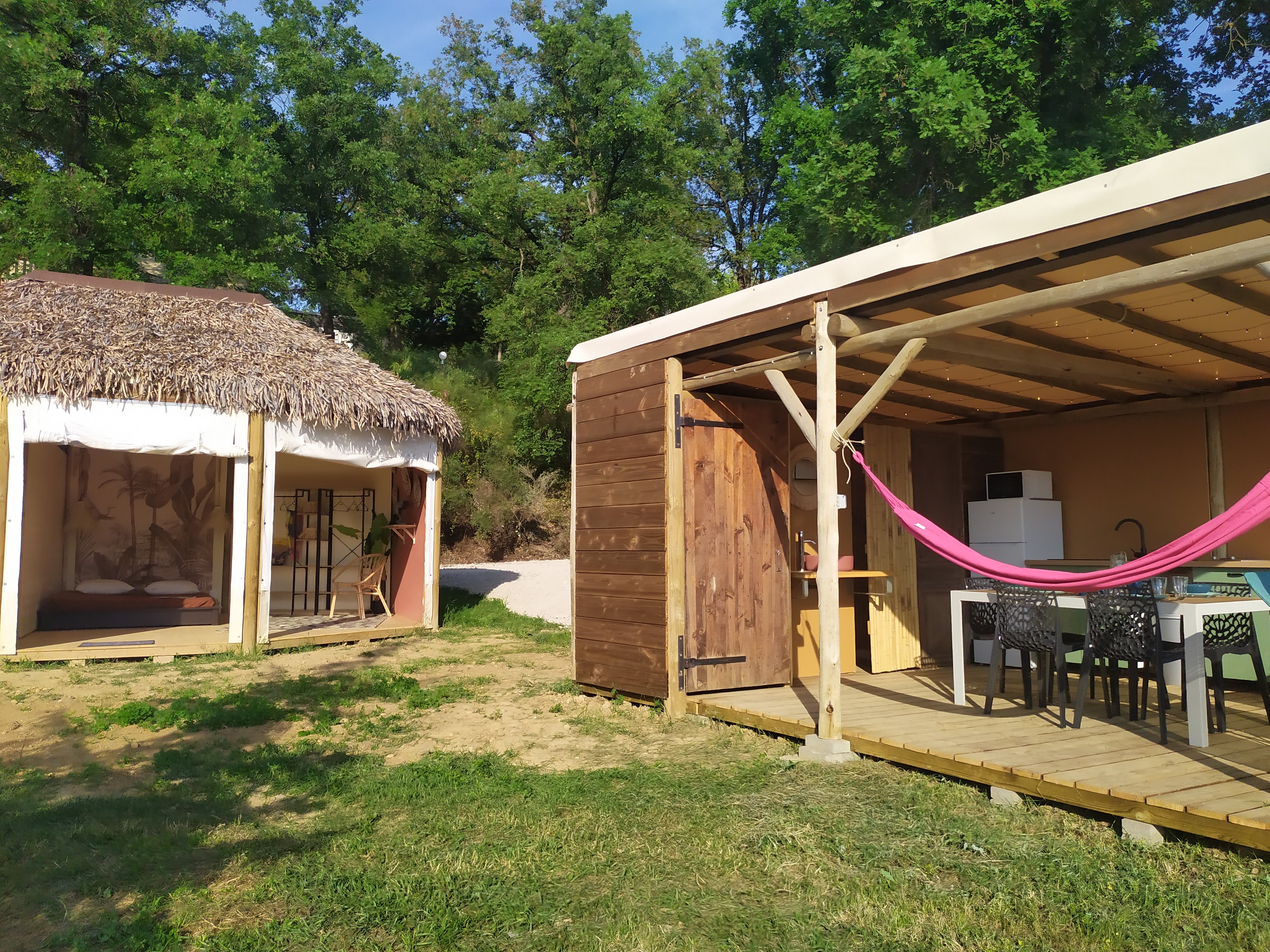 Savannah Lodge : une cabane immersive en Rhône-Alpes à Albon — vue intérieure
