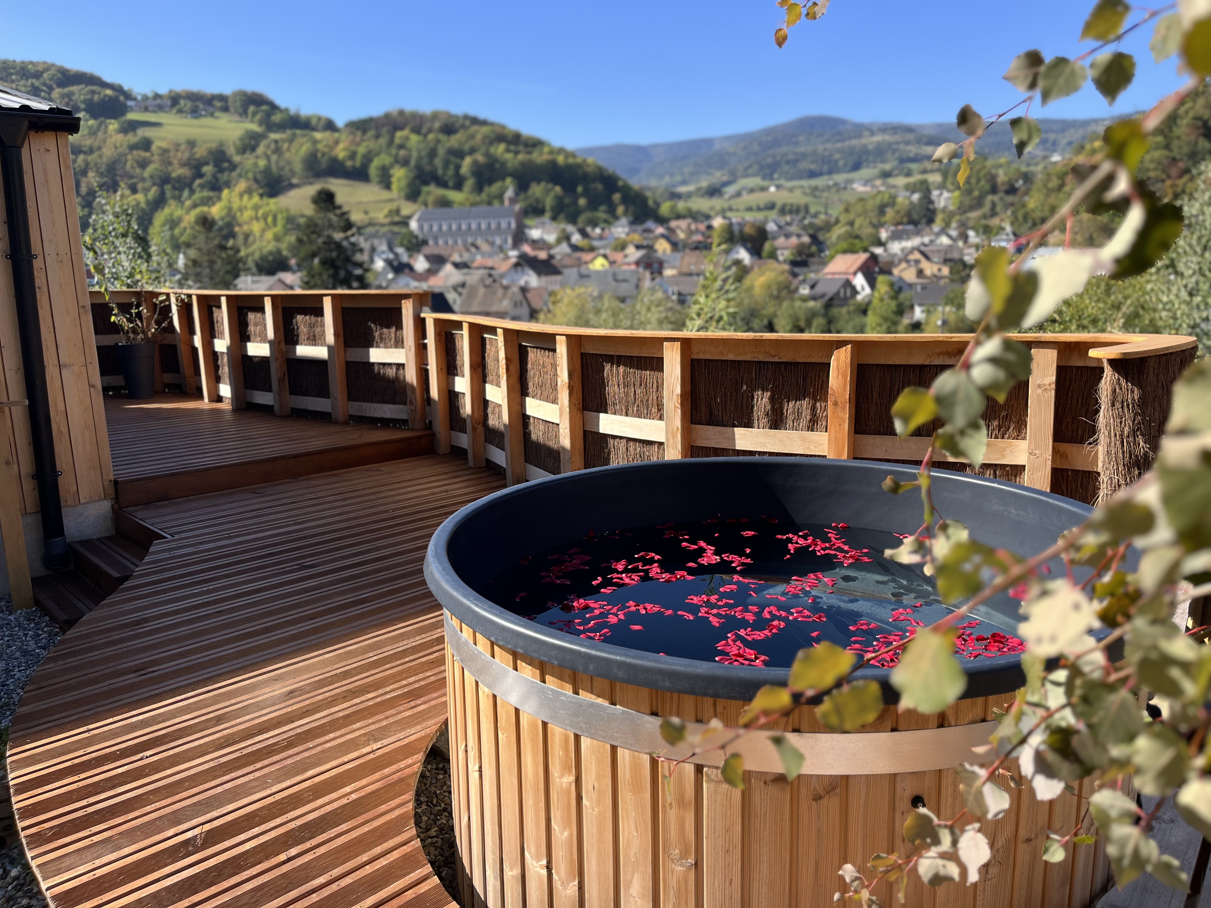 La Maison Orion - Une cabane avec bain nordique en Alsace à Orbey — vue depuis la terrasse