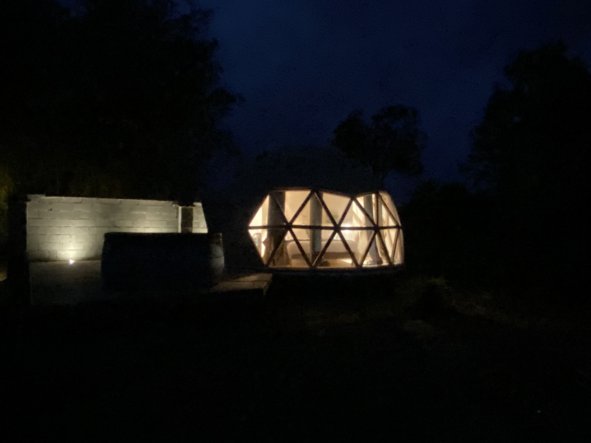 Le Dôme du Moulin Hacquet & Spa : une évasion sensorielle en Picardie à Faviéres — détail architectural