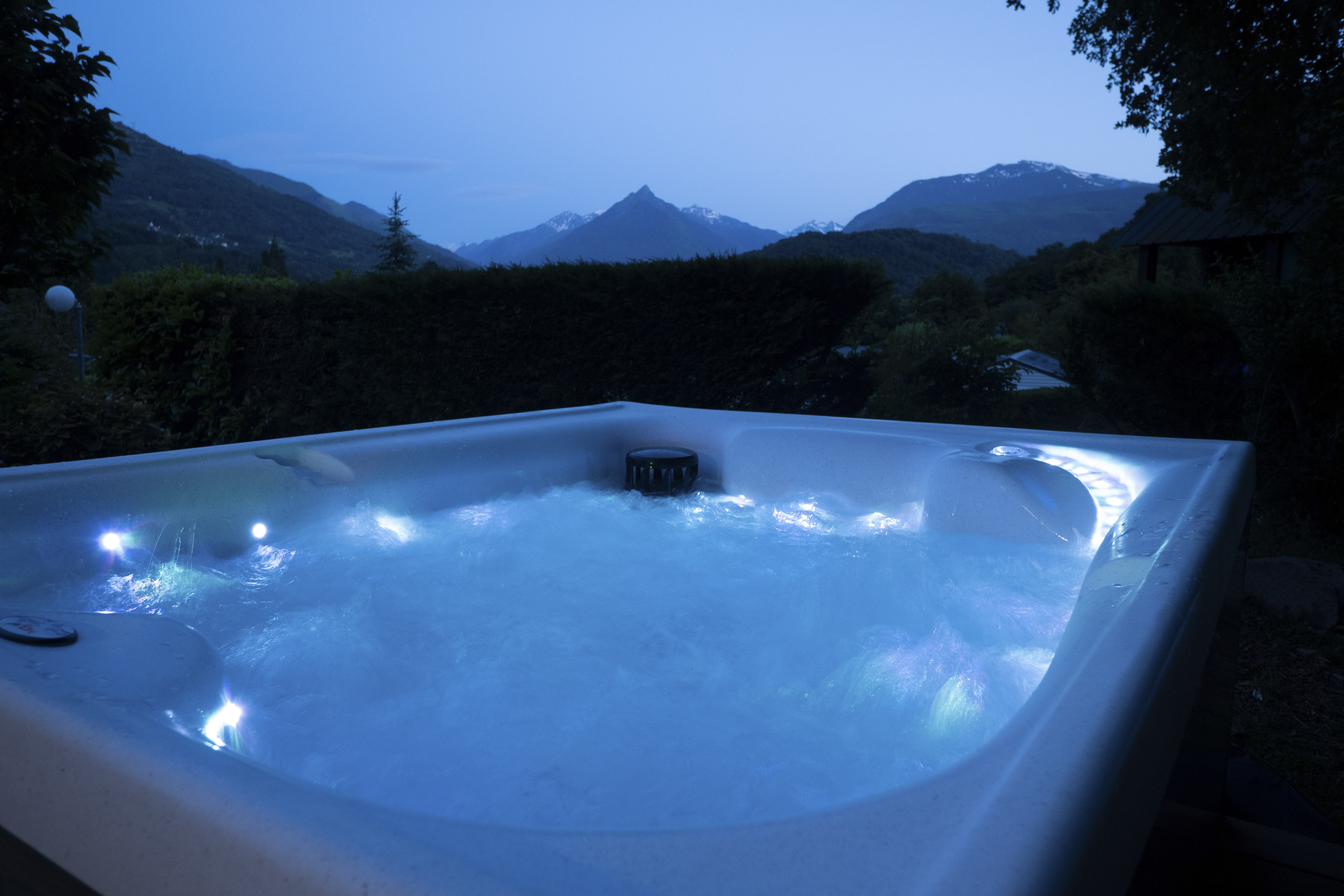Chalet zen : une évasion au cœur des Midi-Pyrénées à Agos-Vidalos — chambre