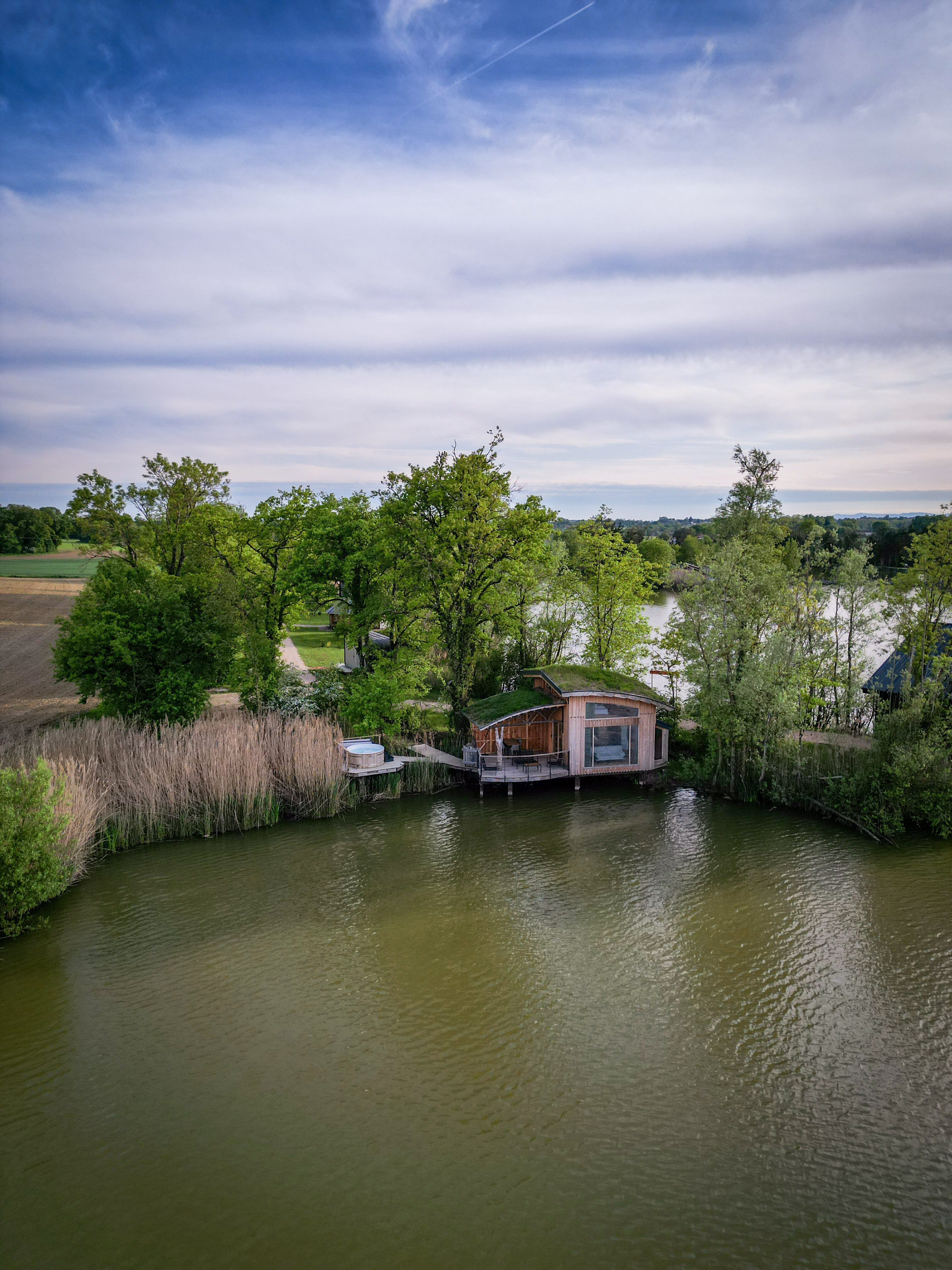 Cabane Spa Végétale — Séjour relaxant avec spa à Ain à Druillat — chambre