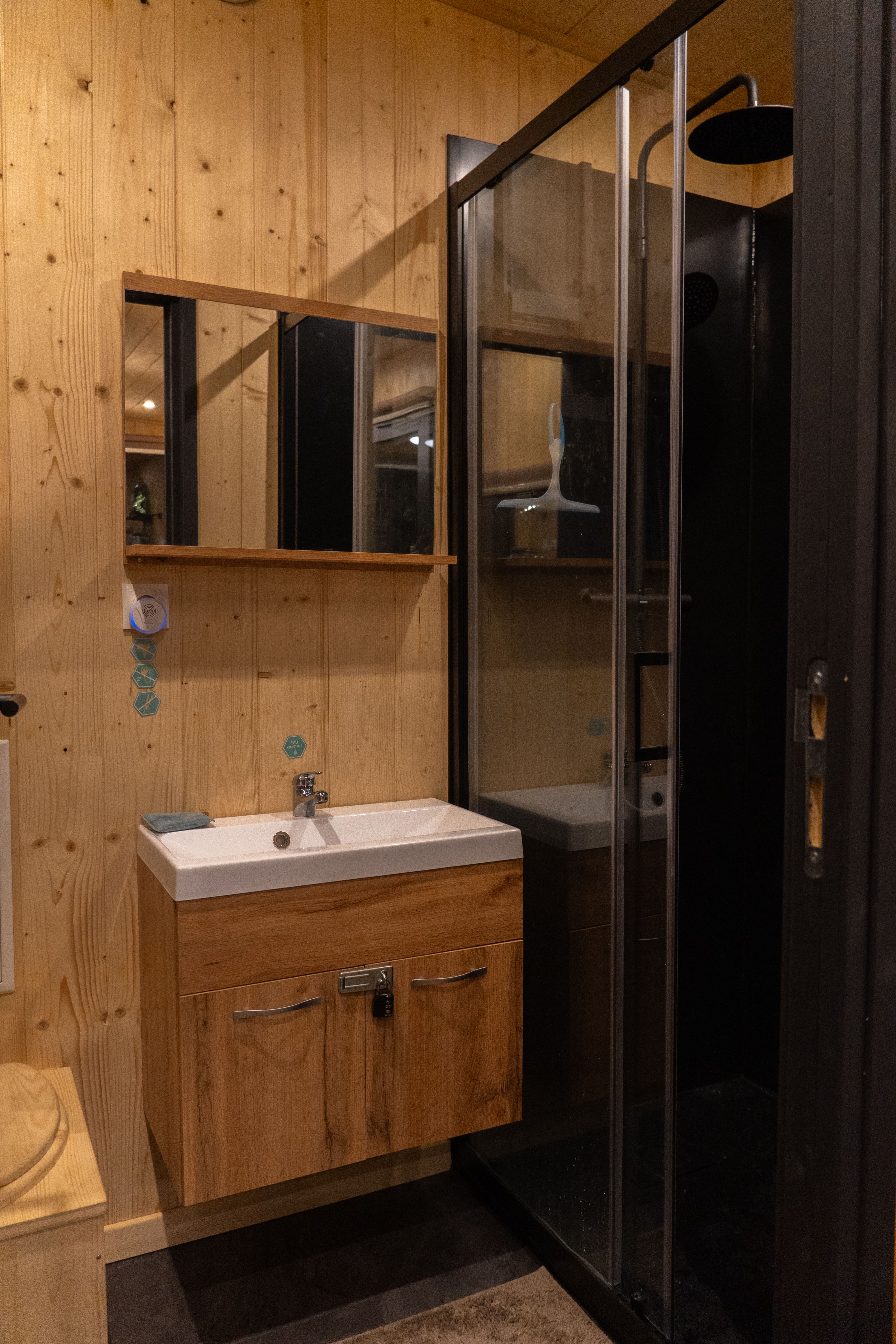 Le Clos des Gojis — Tiny House avec spa à Mouliets (Gironde) à Mouliets-et-Villemartin — détail architectural