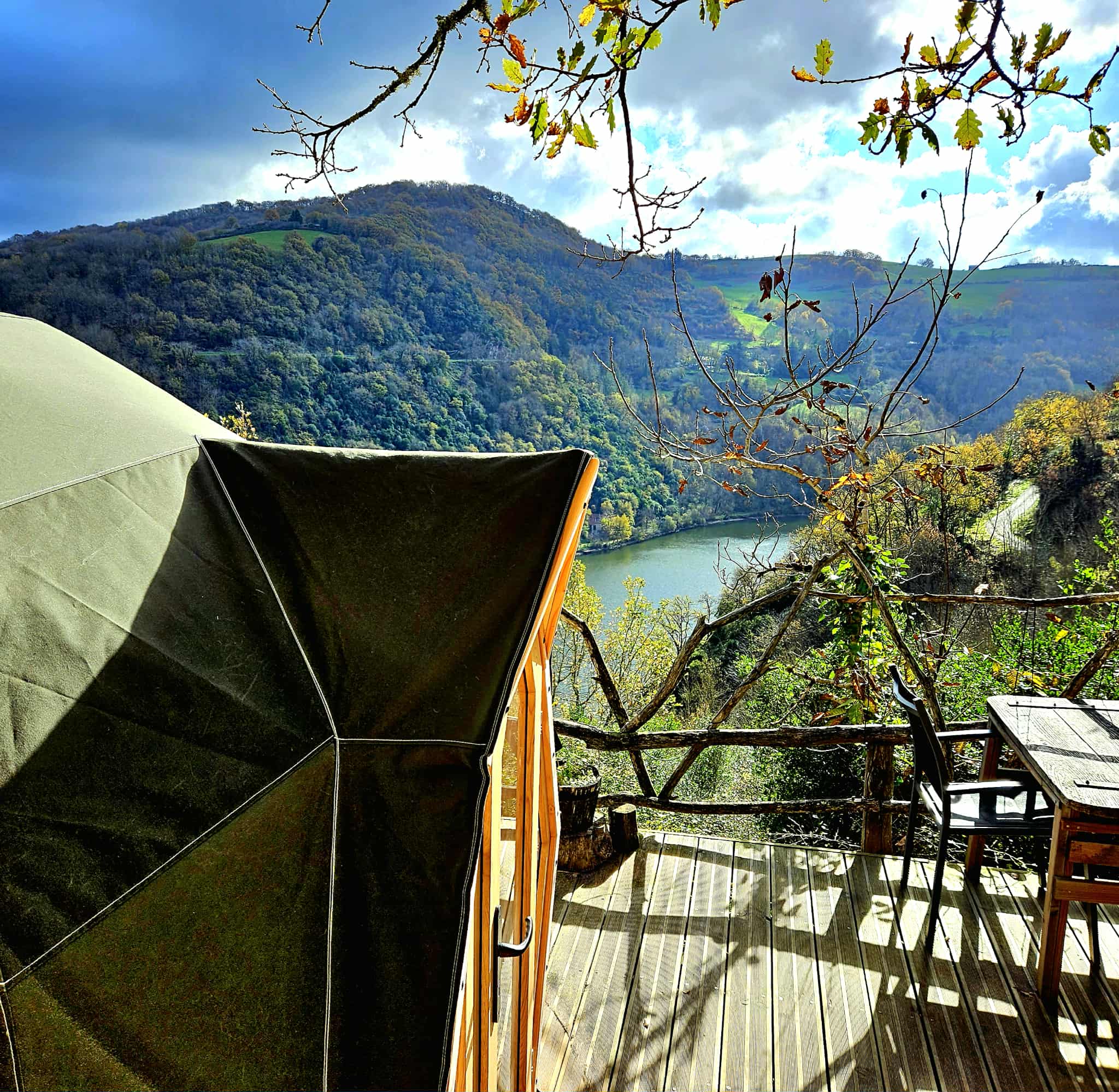 Dôme Sweet Dream & Spa — Évasion avec vue rivière à Aveyron à Soulié du Tarn — vue depuis la terrasse