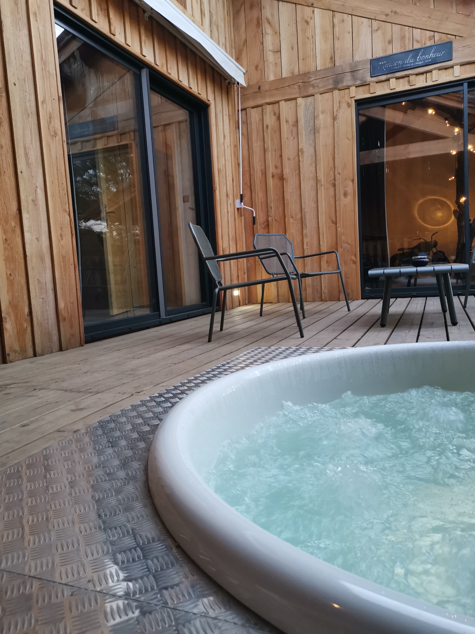 Cabane Spa La Canopée : une échappée romantique en Midi-Pyrénées à Cahuzac Sur Vère — chambre