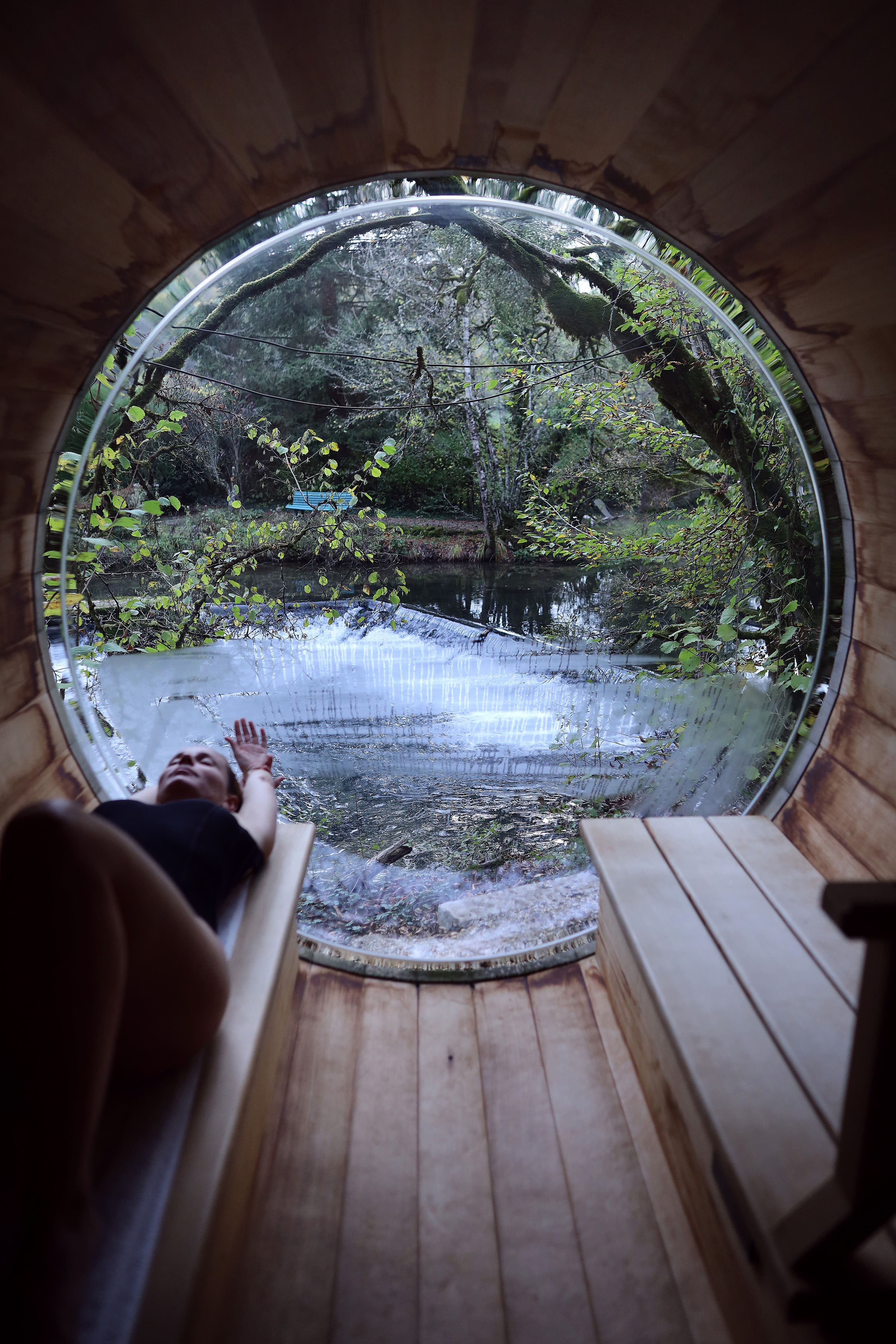 La Cabane Spa du Pont de l'Ignon — Cabane avec jacuzzi à Côte-d'Or à Frénois — salle de bain