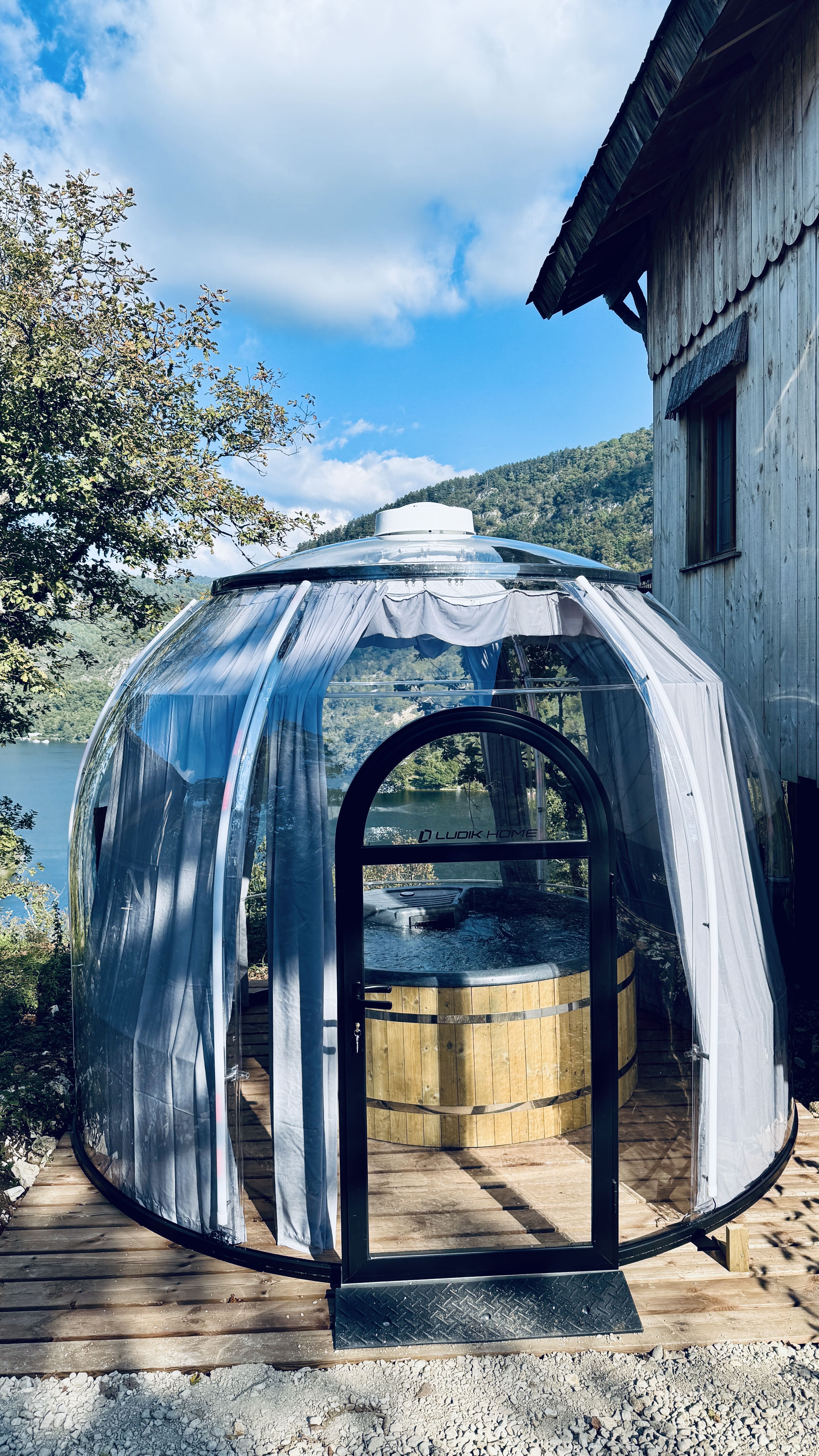 Lodge La Fustière — Cabane sur pilotis avec SPA à Ain à Serrières-Sur-Ain — cuisine