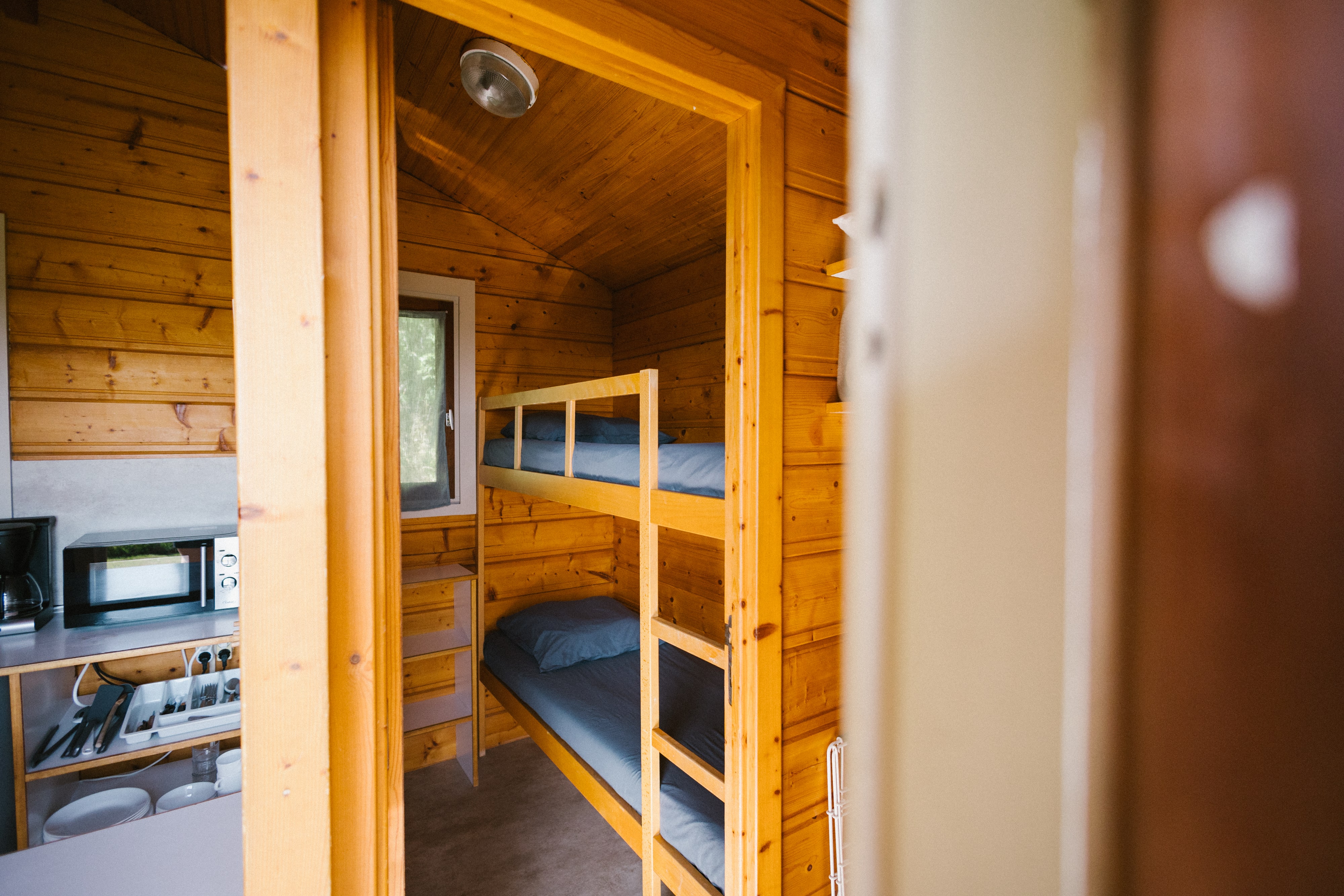 Un chalet romantique au cœur de l'Auvergne à Neuveglise-Sur-Truyère — cuisine