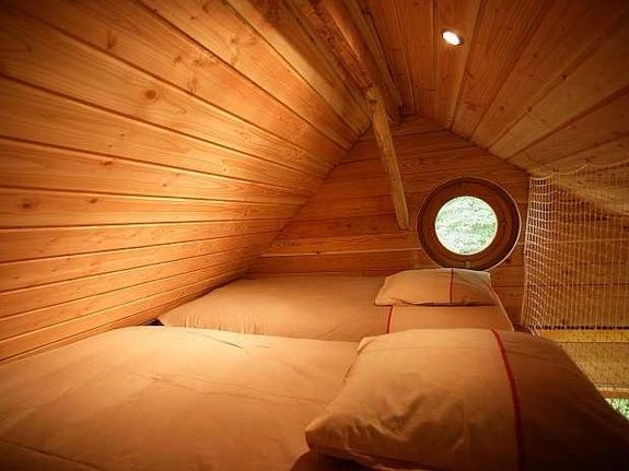 La Cabane aux Secrets — Cabane dans les arbres avec spa à Marne à Bezannes — cuisine