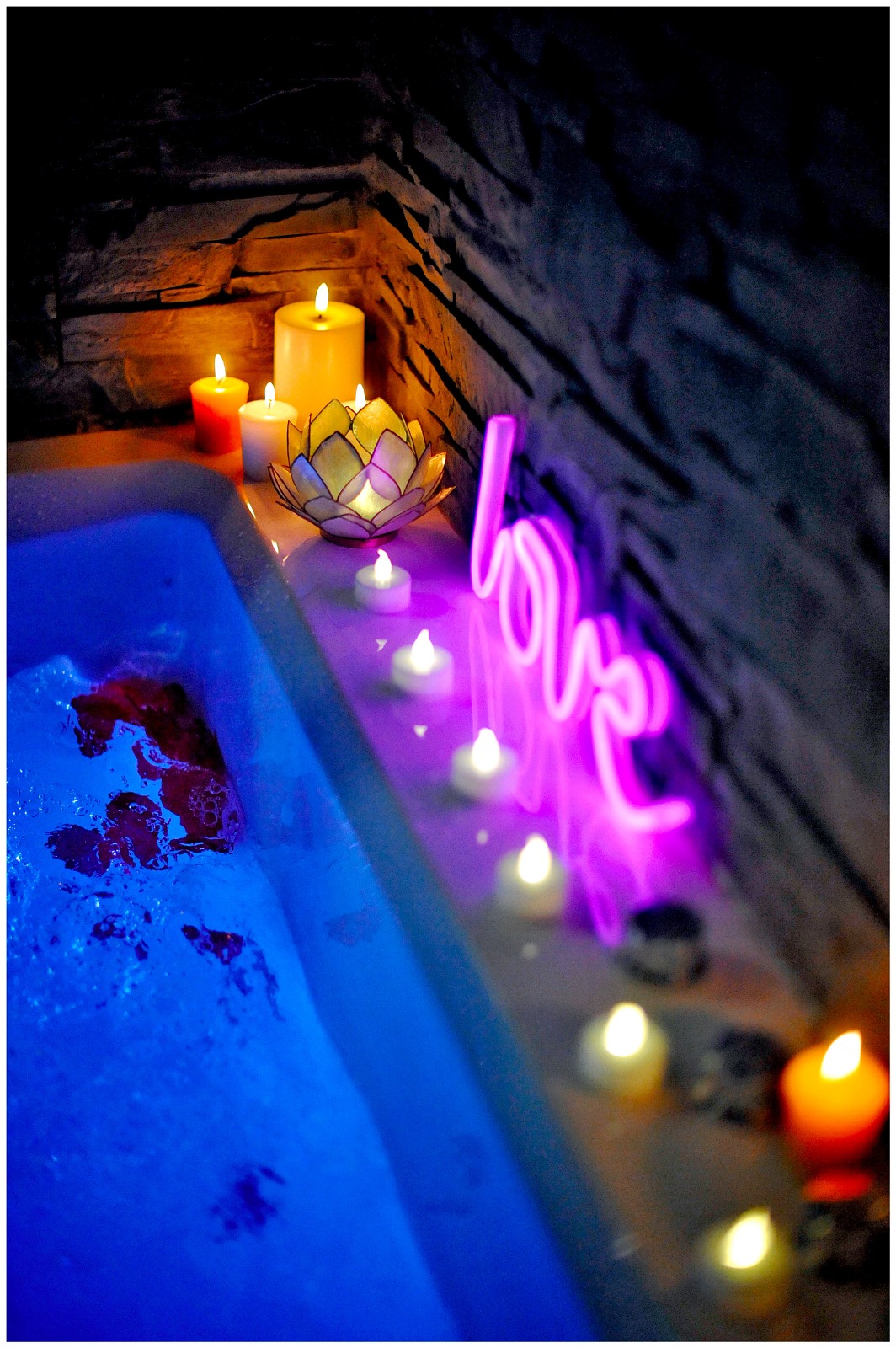 La suite 7ième ciel ÉTOILÉ — Nuit romantique avec spa à Bourgoin Jallieu à Bourgoin-Jallieu — détail architectural