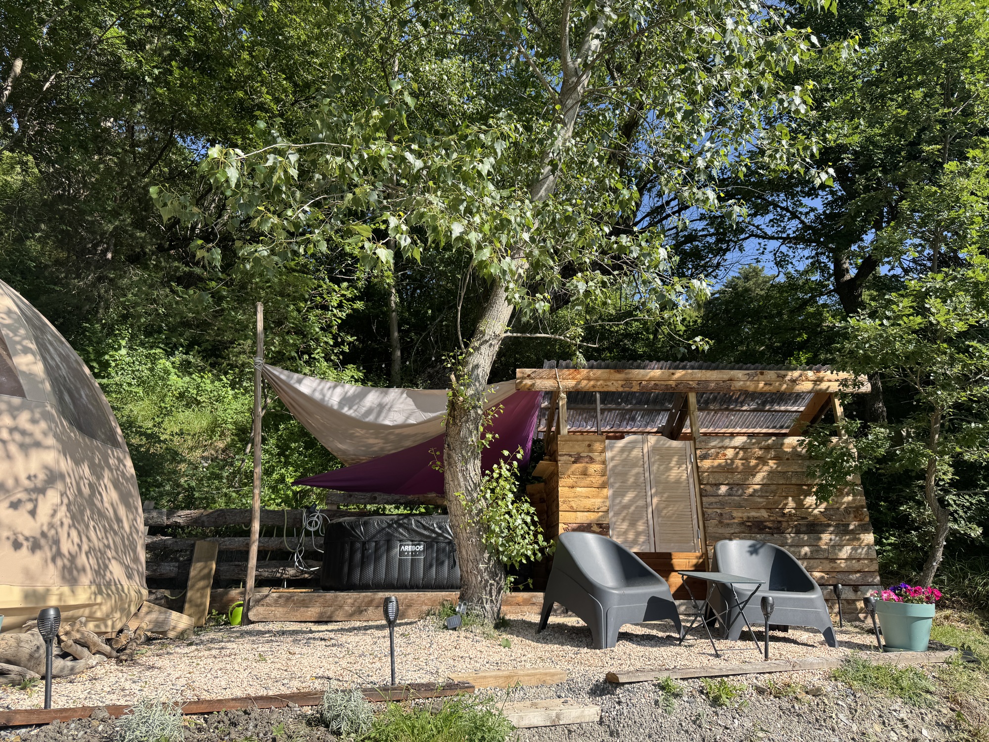Wigwam montagnard & Spa — Nuit étoilée dans un wigwam en Hautes-Alpes à La Salle-les-Alpes — cuisine