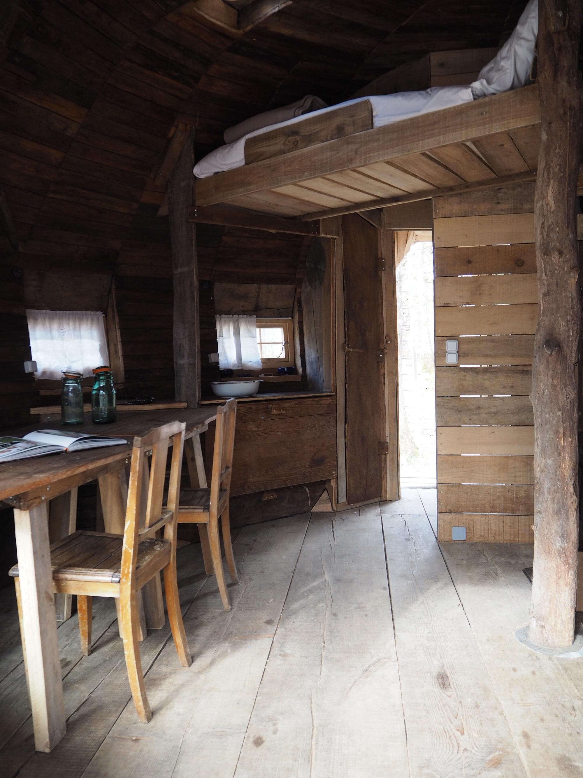 La Cabane d'Agrid : une expérience unique en pleine nature à Vittel — chambre