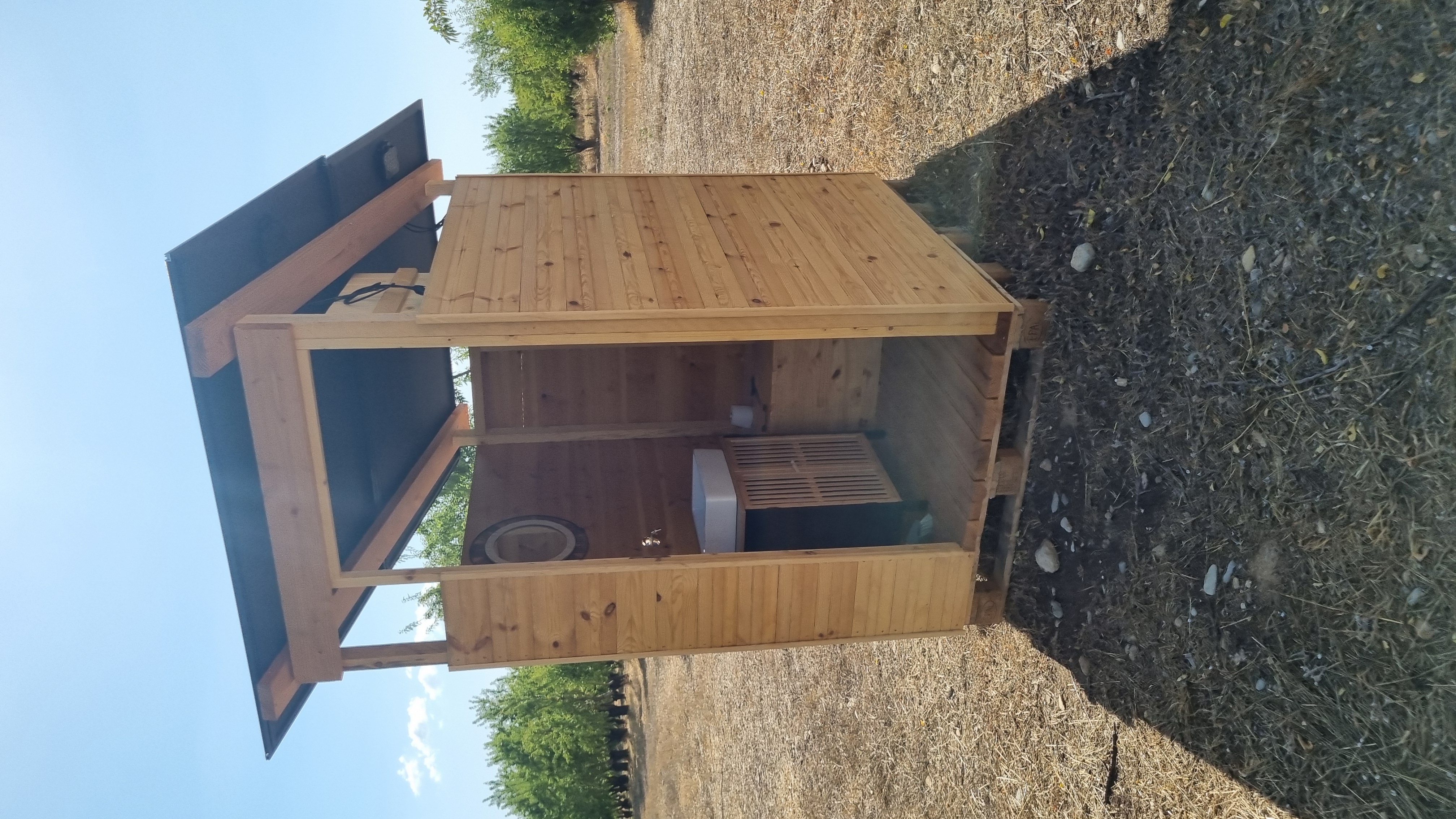 Les Lavandes : une expérience unique en tente lodge à Valensole — détail architectural