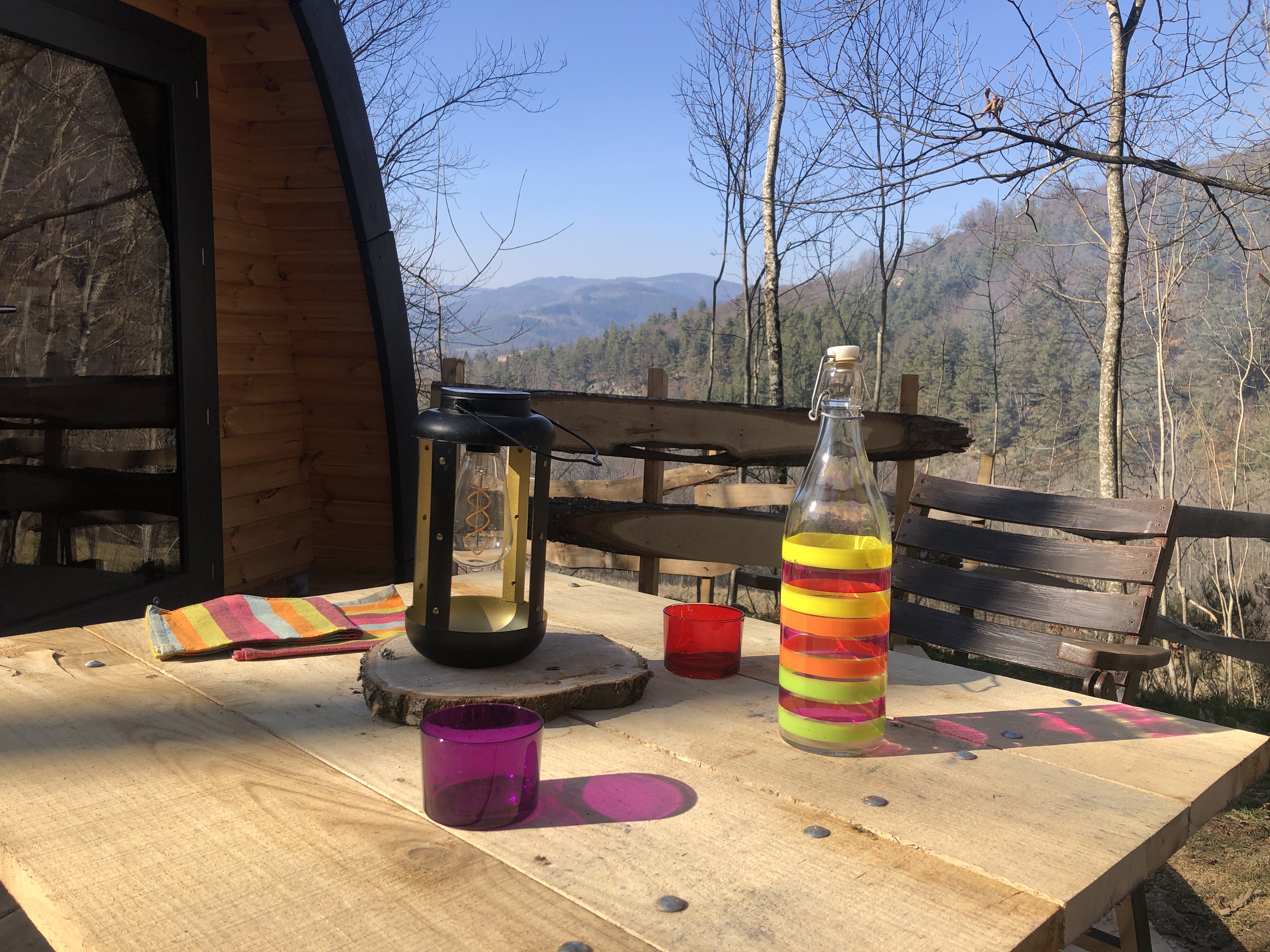 Cabane sous les châtaigniers — Nuit cocooning en Ardèche à Saint-Étienne-de-Boulogne — chambre