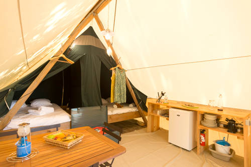 Tente canadienne immersive au cœur de Rambouillet à Rambouillet — salle de bain