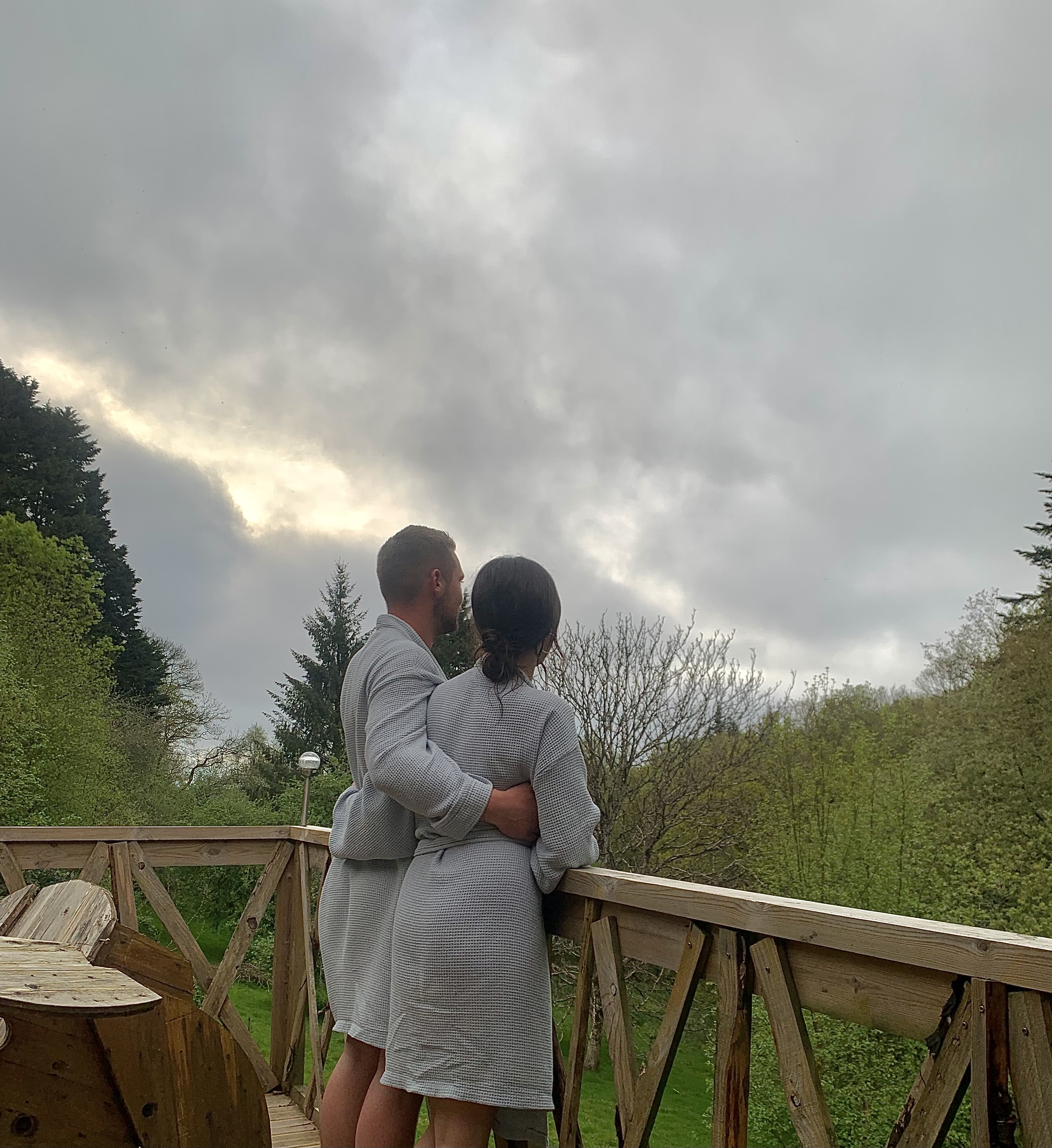Cabane perchée & Spa — Nuit romantique en Bretagne à Quimper — détail architectural
