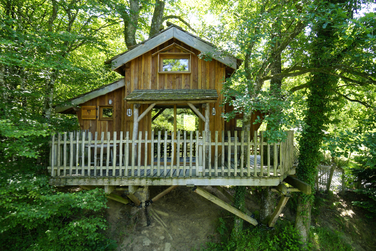 Éveillez vos sens dans la cabane aux 3 Chênes en Dordogne — Cabane à Lanouaille