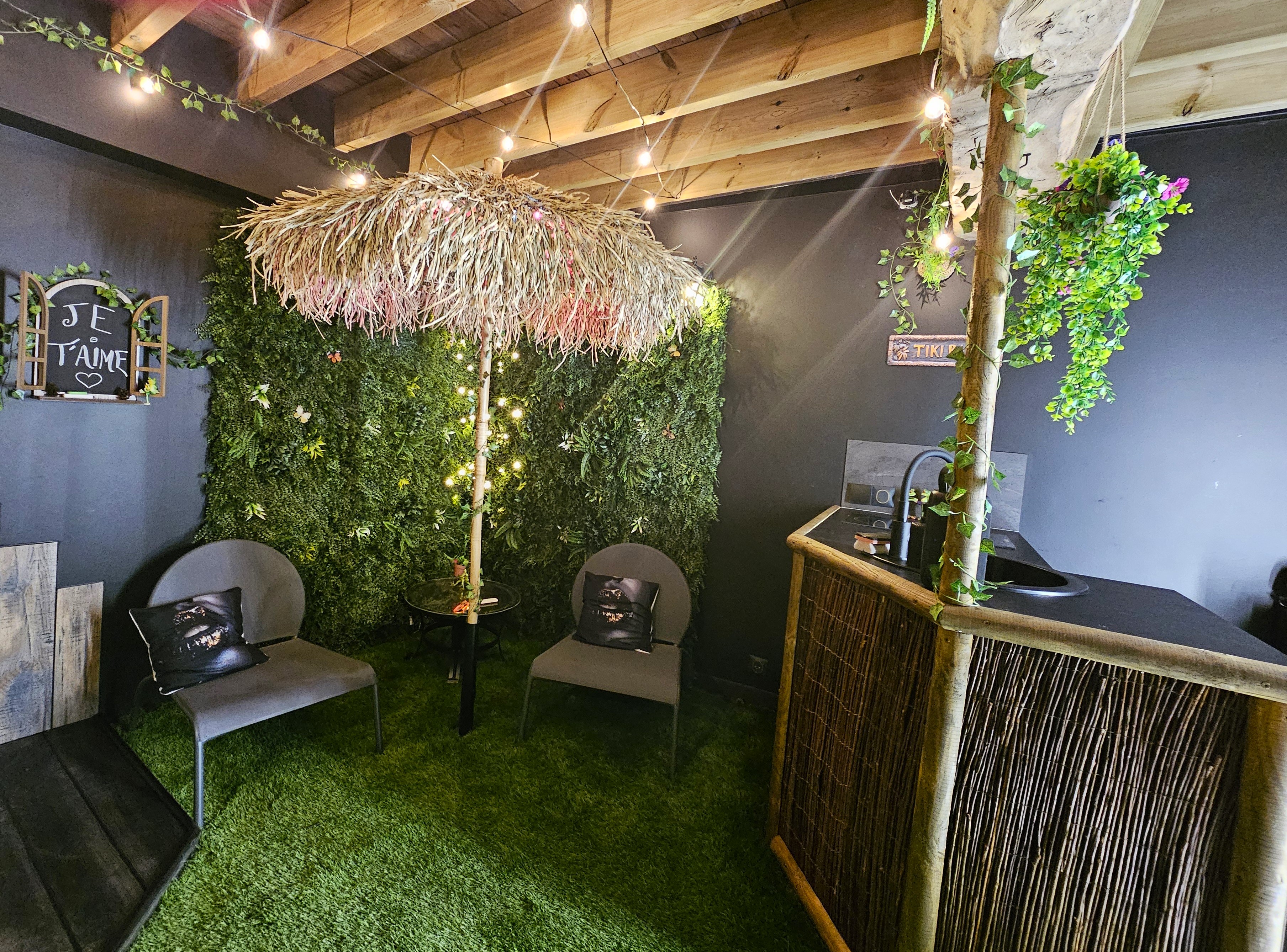 Secret Love Garden — Maison insolite avec spa à Crémieu à Crémieu — espace de vie
