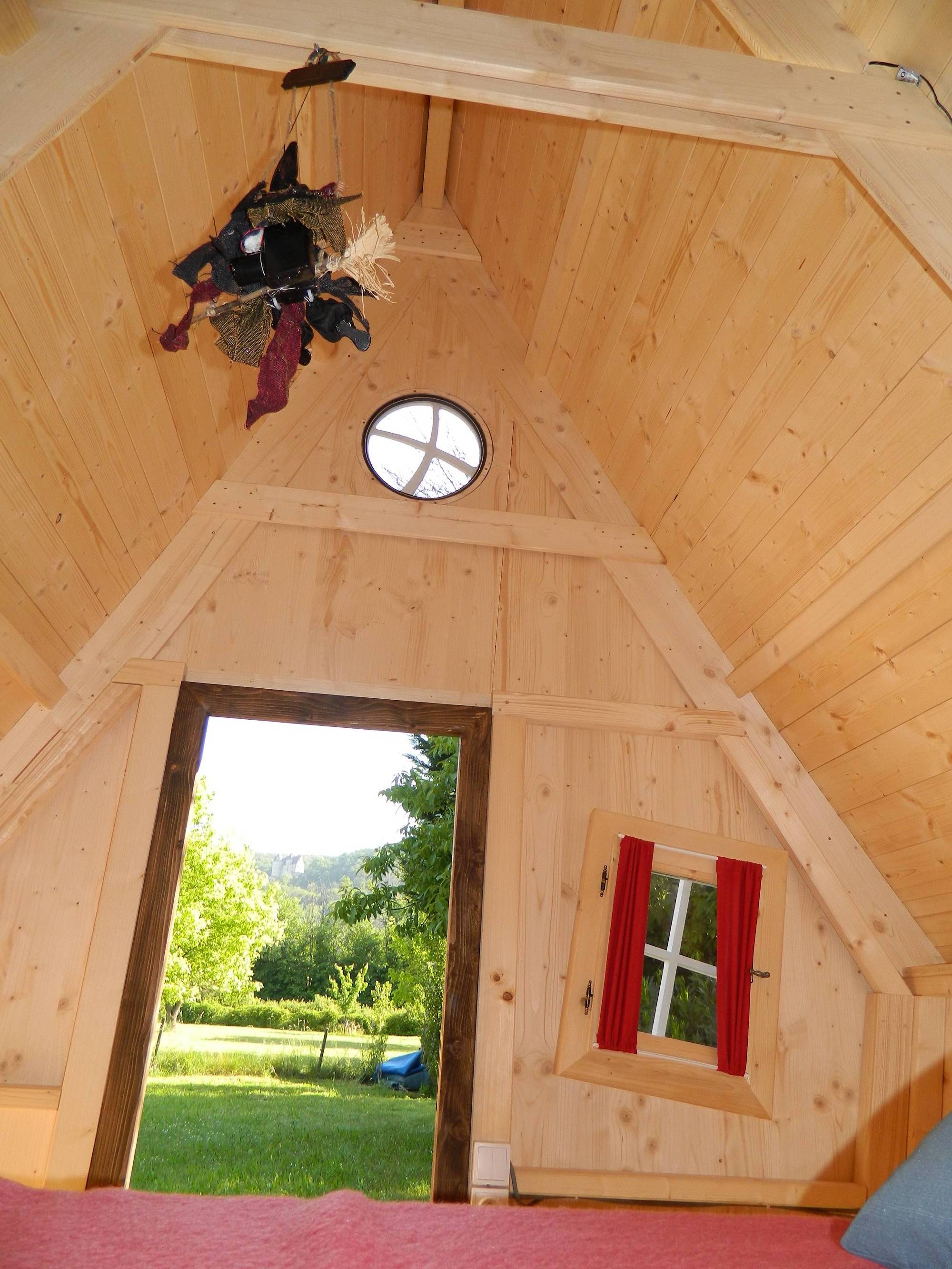 Cabane de sorcière : une échappée enchantée en Dordogne à Saint Vincent De Cosse — salle de bain