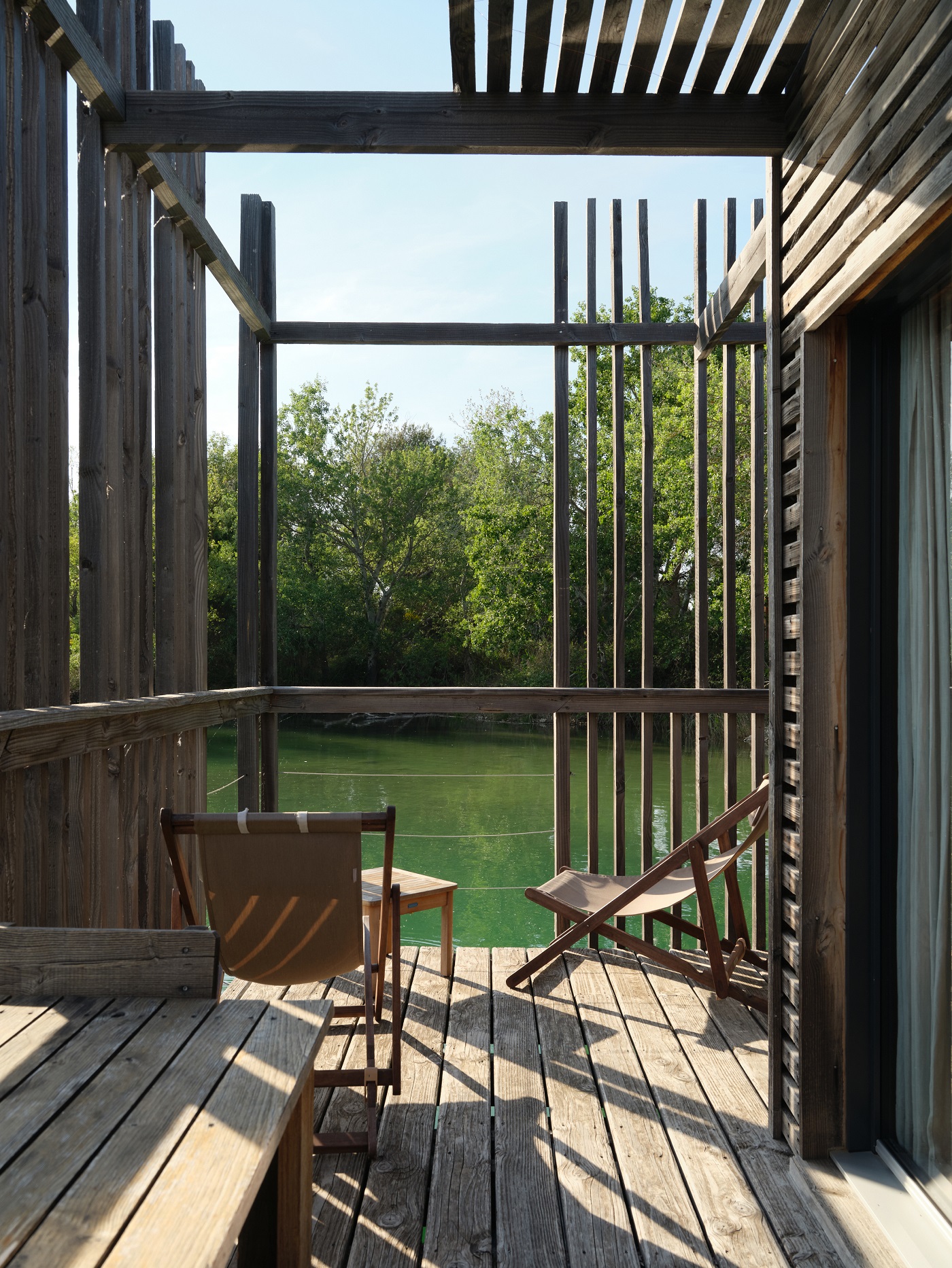 Cabane Spa Parenthèse : une évasion sur l'eau en Provence à Sorgues — chambre