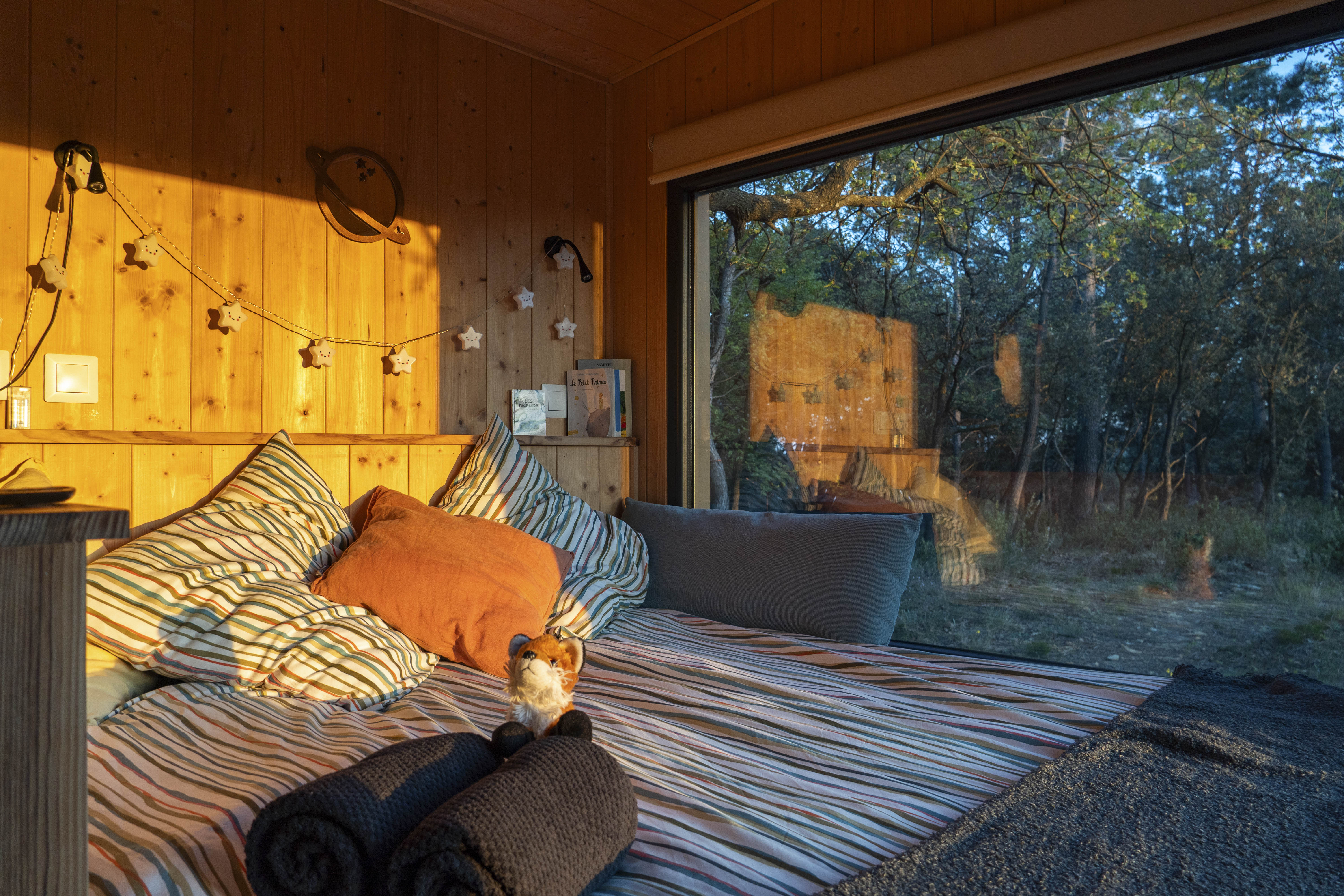 La Forêt Enchantée : une tiny house au cœur du Vaucluse à Mondragon — chambre