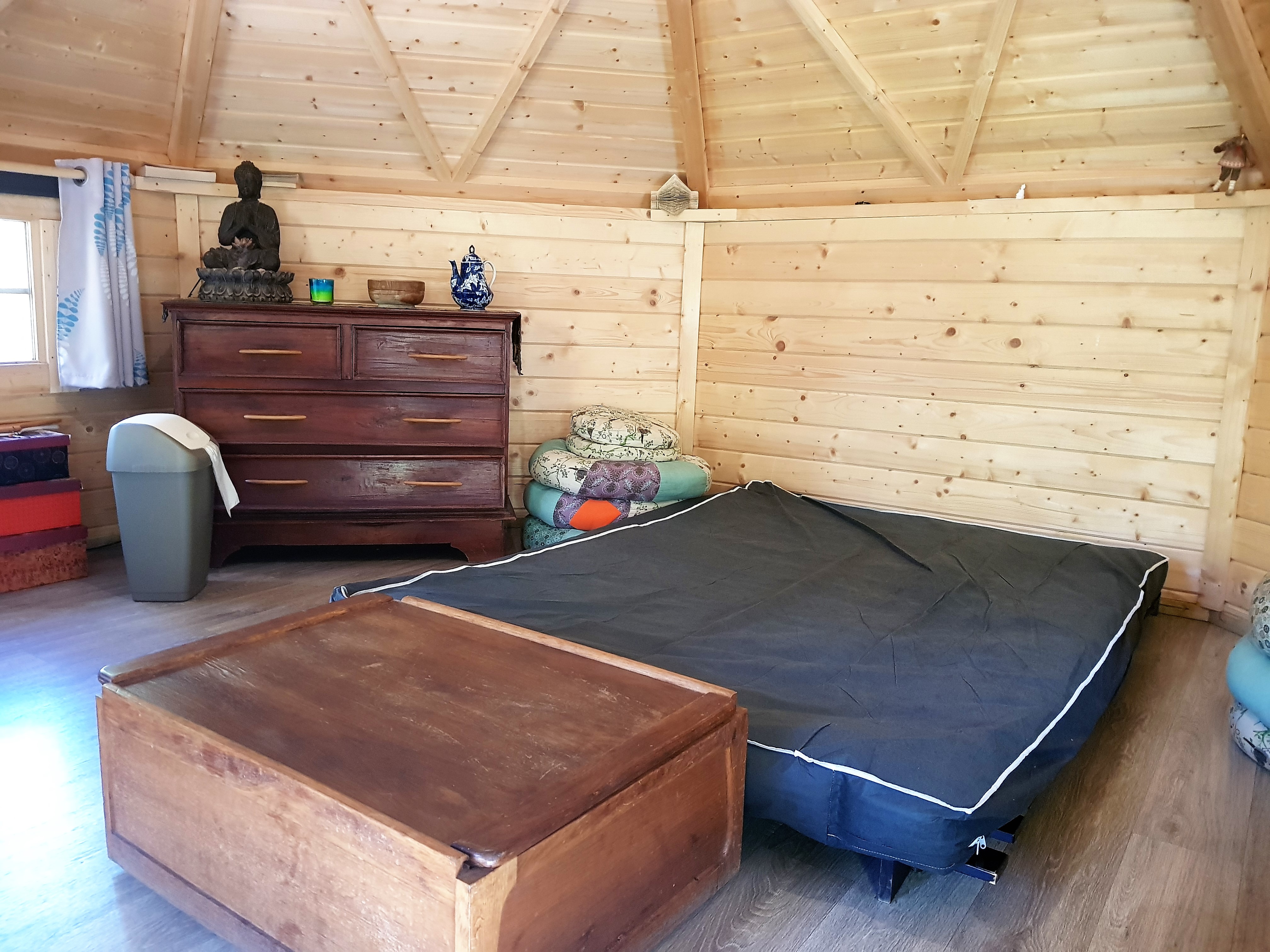 Refuge esprit cabane 3 pers — Kota avec spa à Iscle de Prelles à Saint-Martin-de-Queyrières — chambre